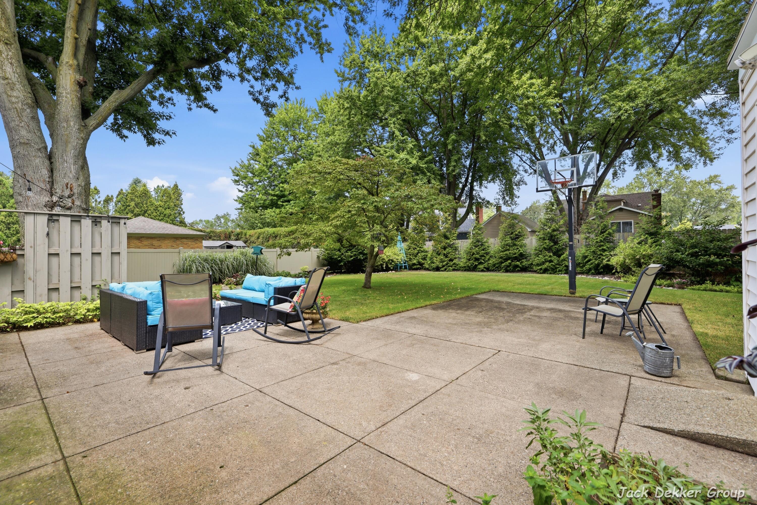445 W Lawrence Avenue Zeeland MI 49464