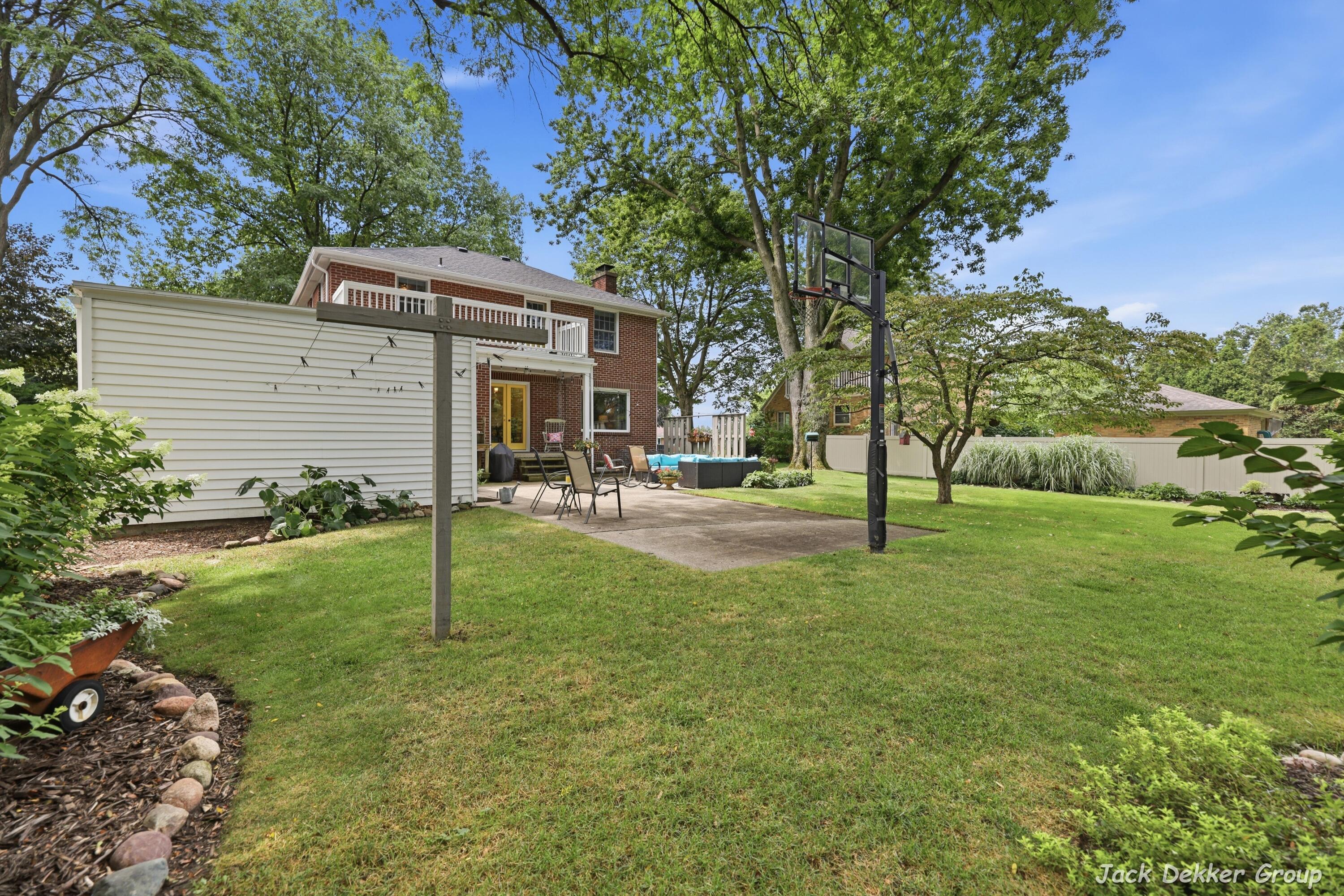 445 W Lawrence Avenue Zeeland MI 49464