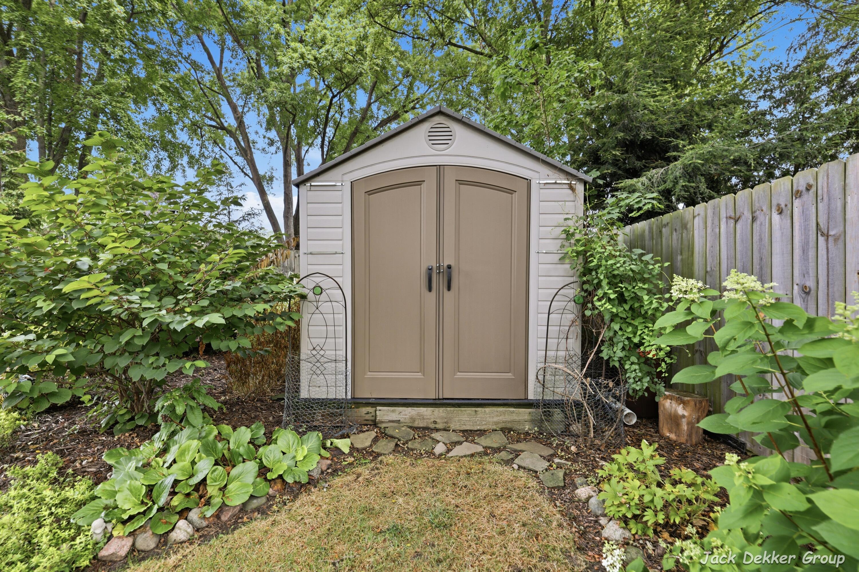 445 W Lawrence Avenue Zeeland MI 49464