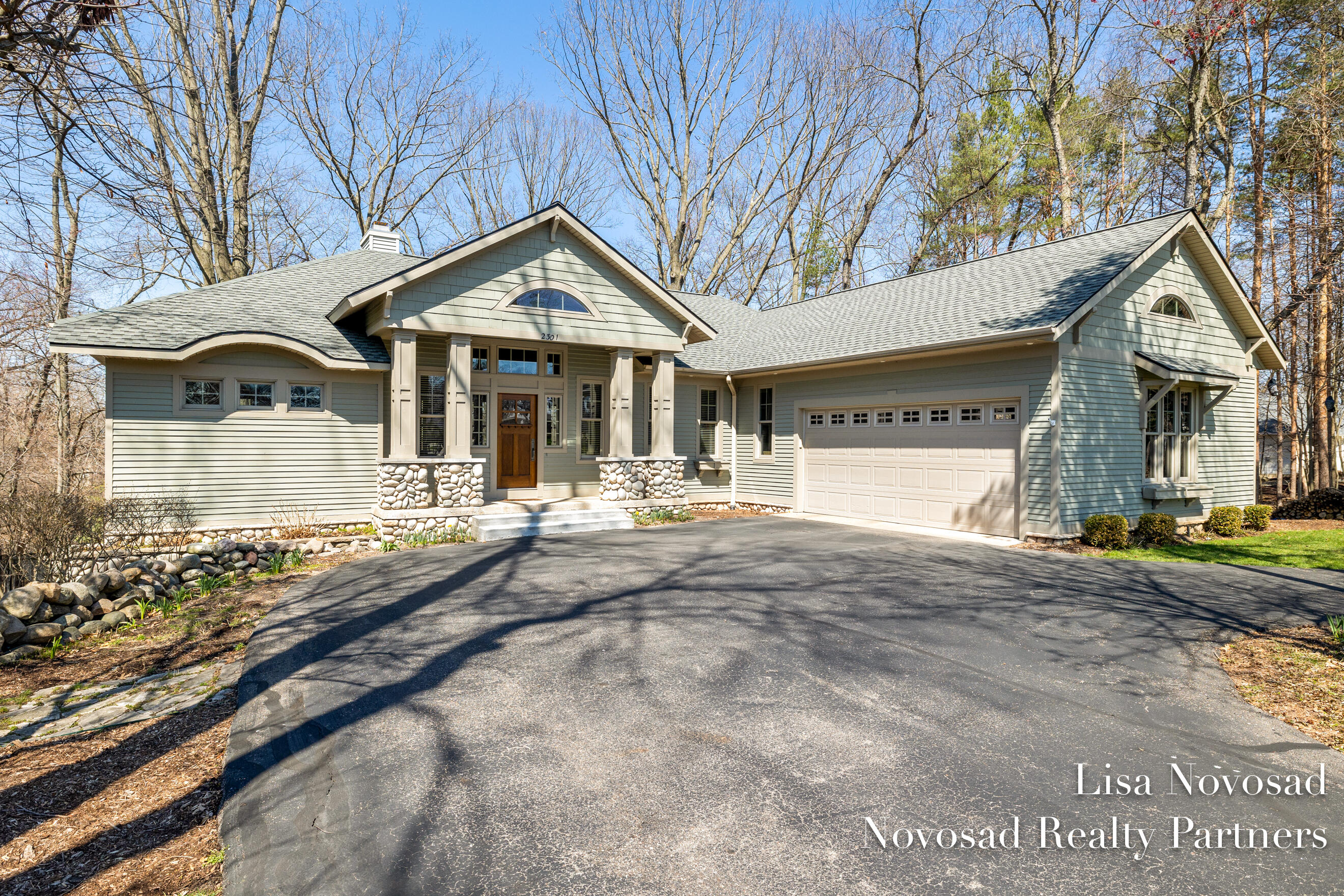 2301 Longmeadow Street NW Grand Rapids MI 49504