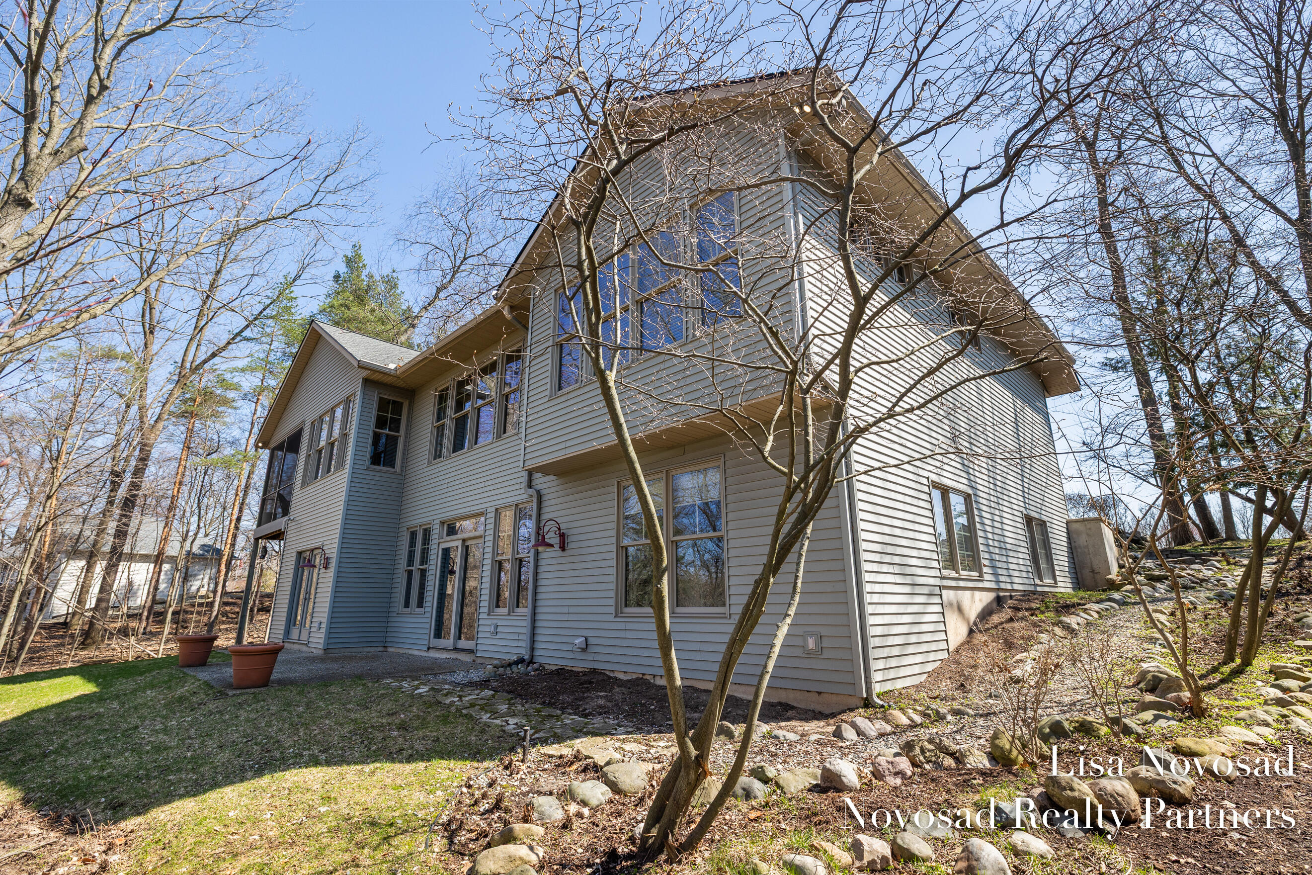 2301 Longmeadow Street NW Grand Rapids MI 49504