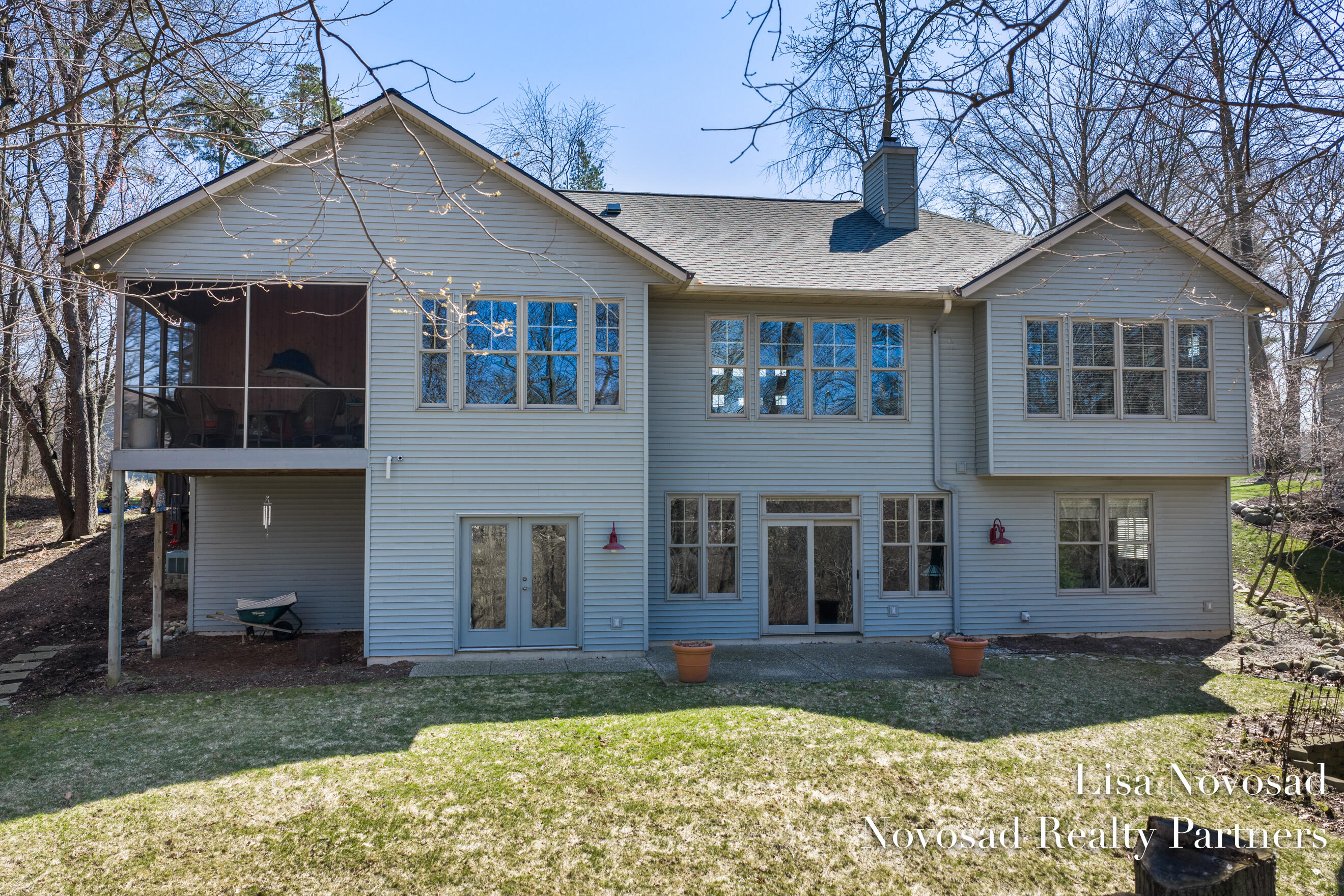 2301 Longmeadow Street NW Grand Rapids MI 49504
