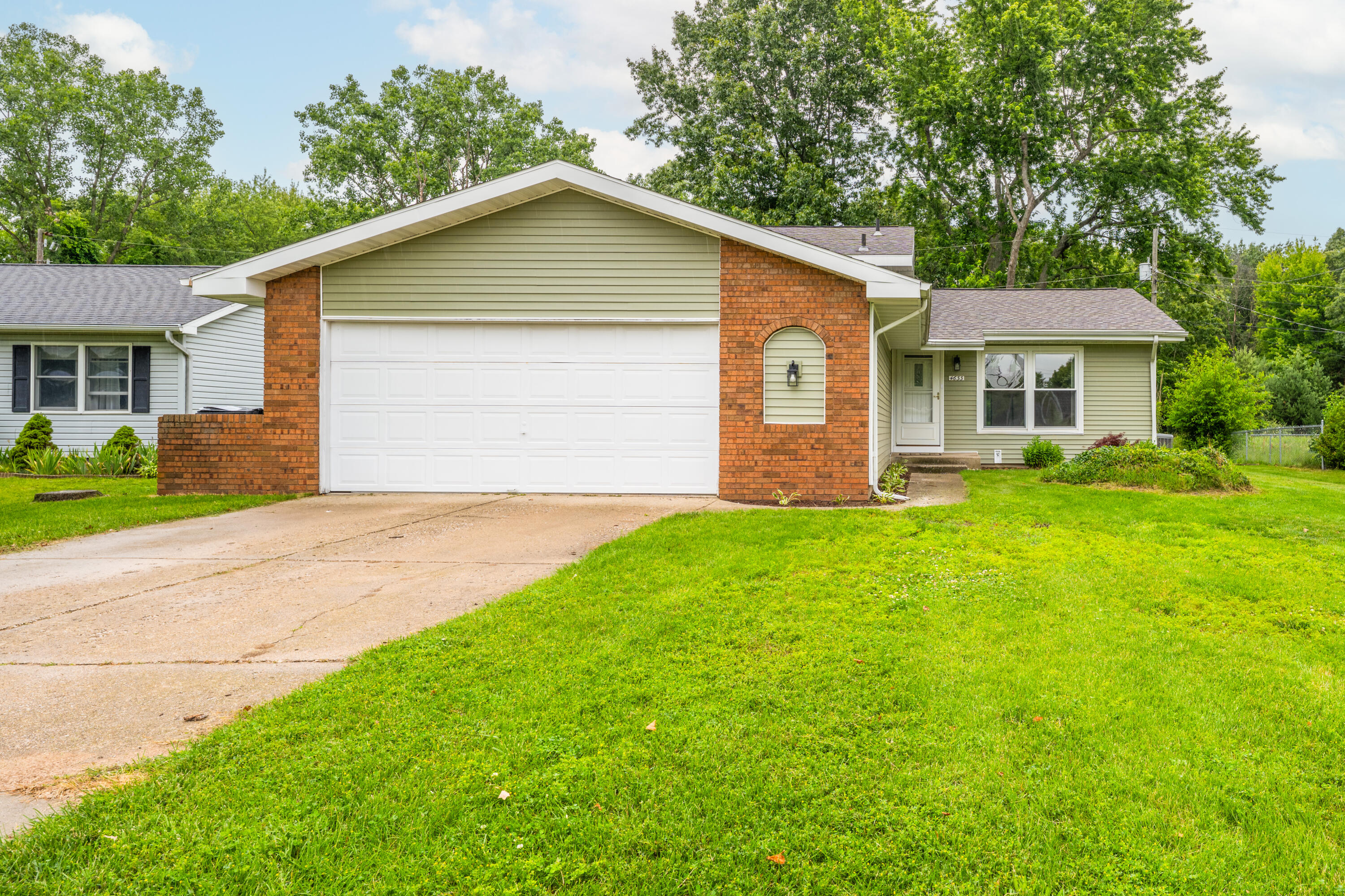 4633 Vista Drive Bridgman MI 49106