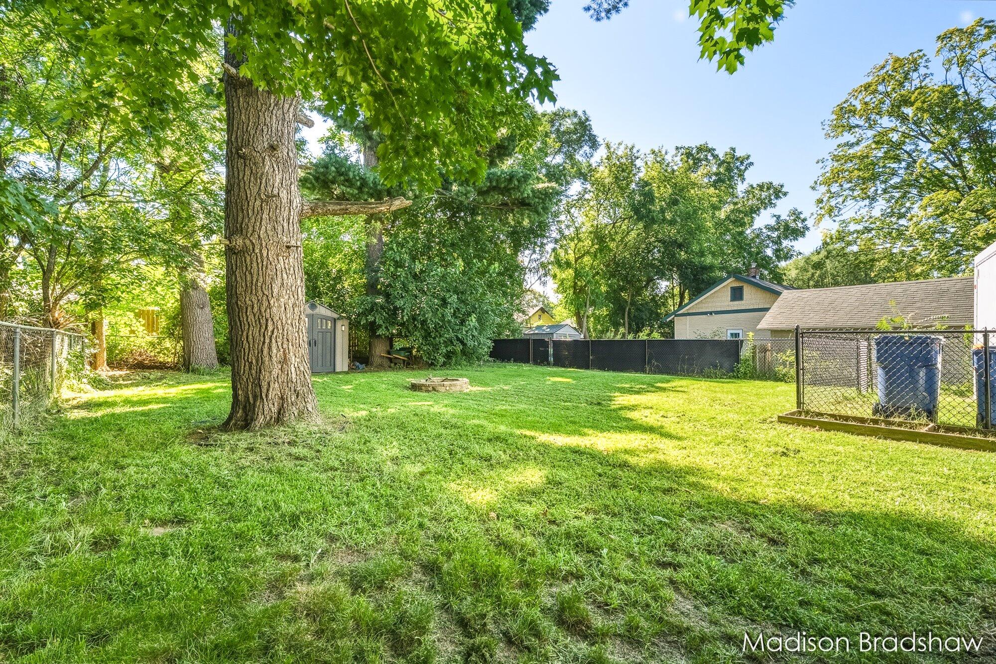 2080 Swensberg Avenue NE Grand Rapids MI 49505