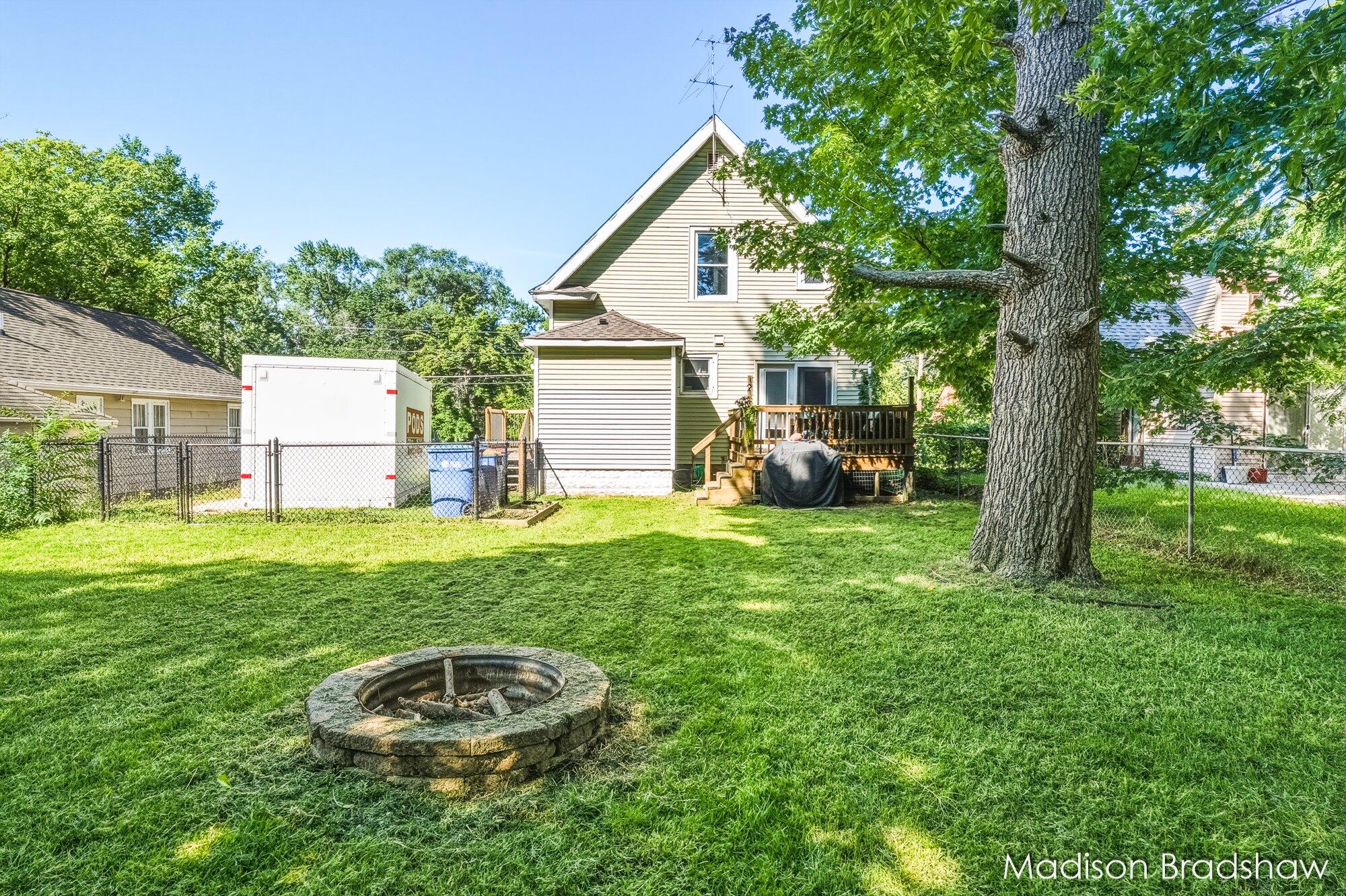 2080 Swensberg Avenue NE Grand Rapids MI 49505