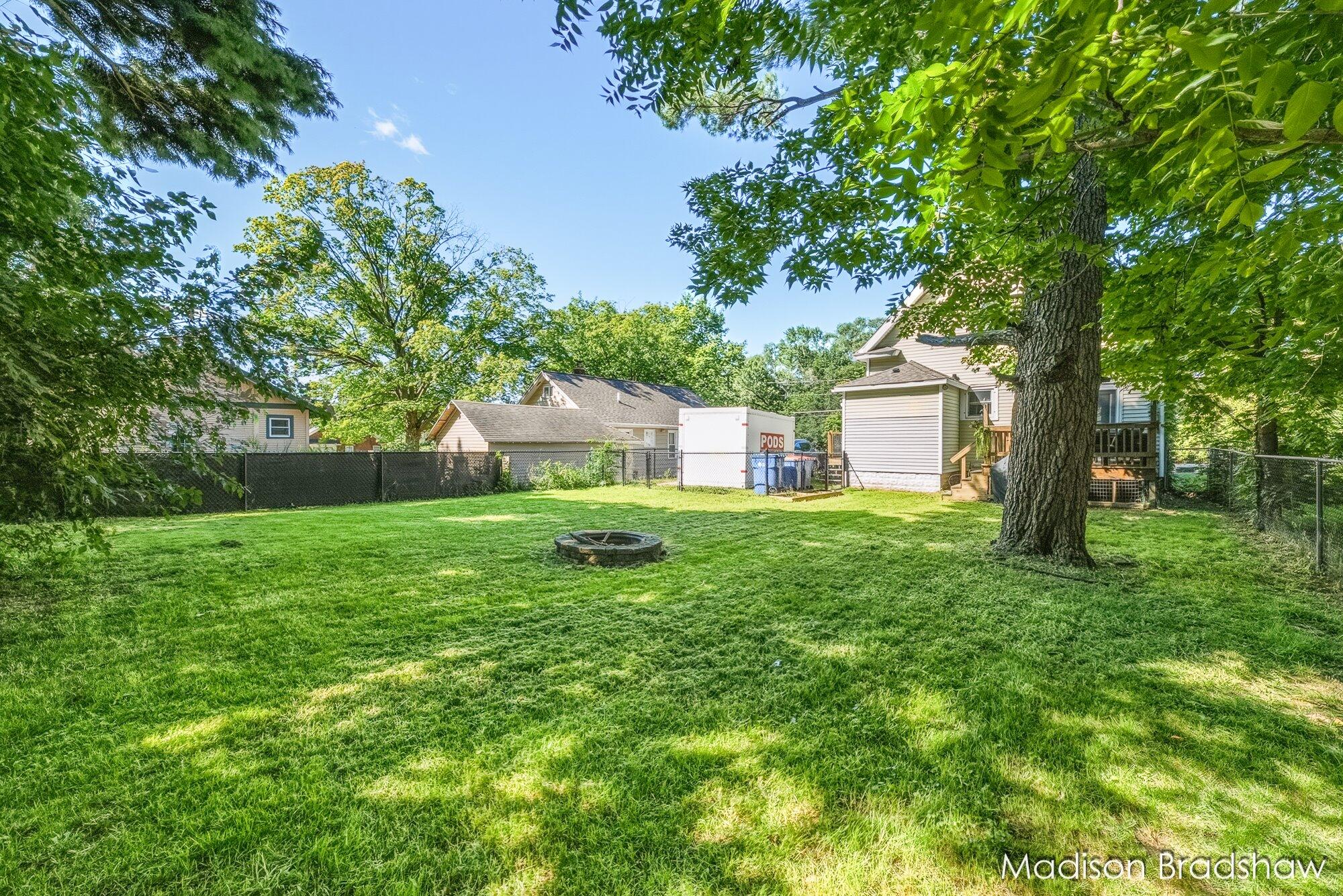 2080 Swensberg Avenue NE Grand Rapids MI 49505