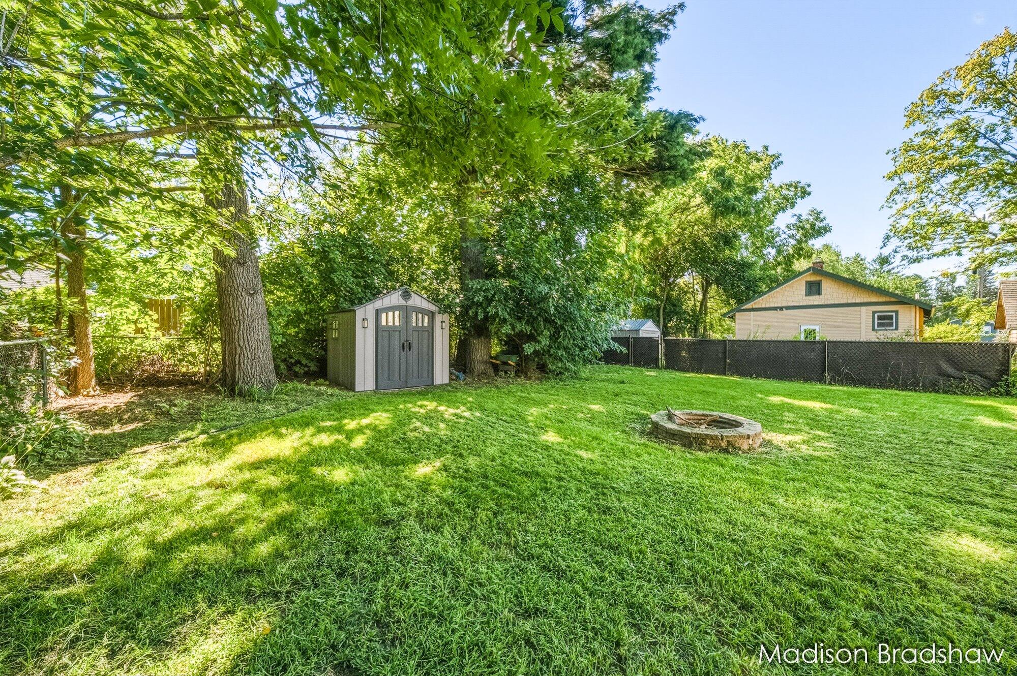 2080 Swensberg Avenue NE Grand Rapids MI 49505