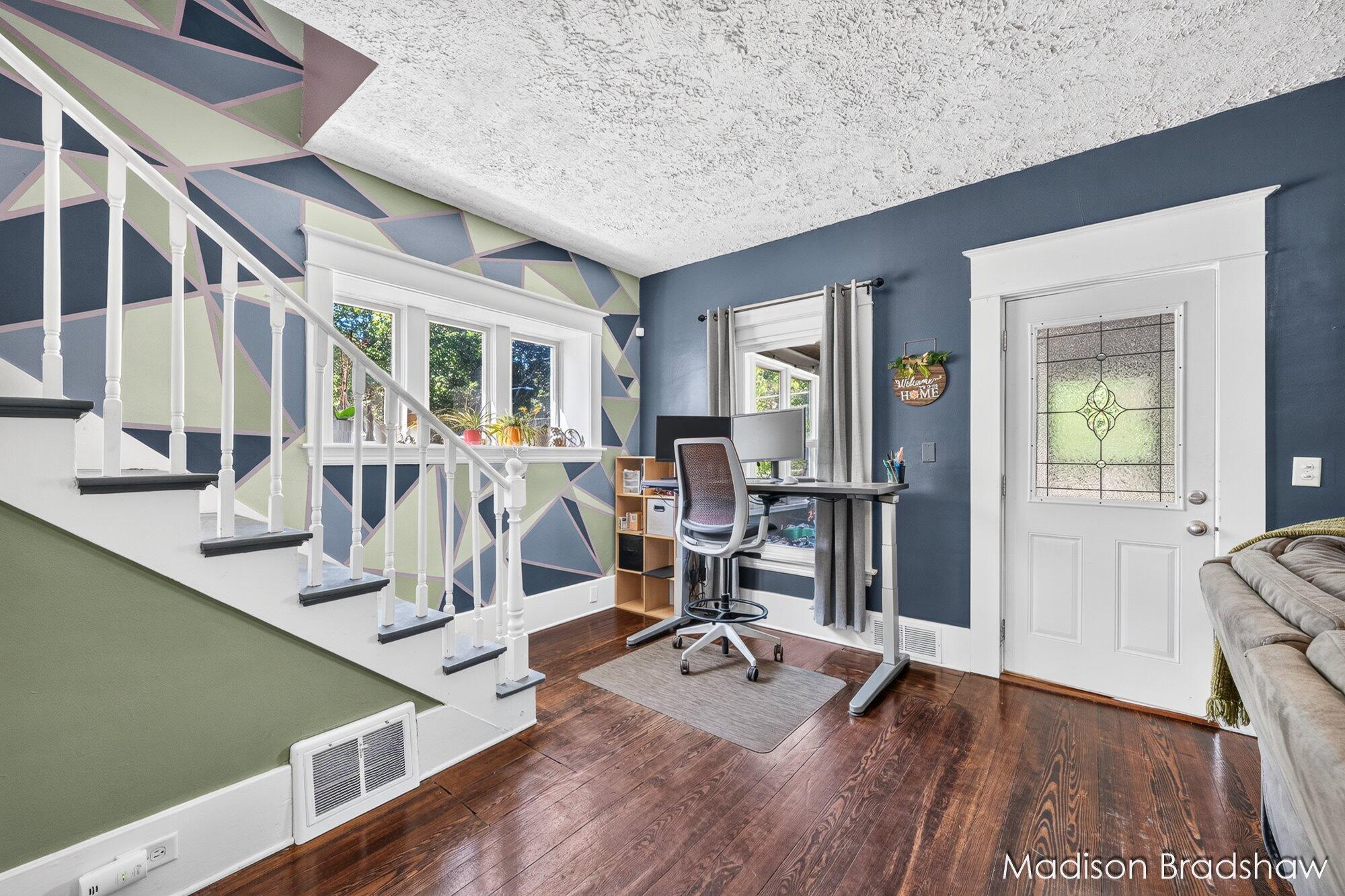 2080 Swensberg Avenue NE Grand Rapids MI 49505