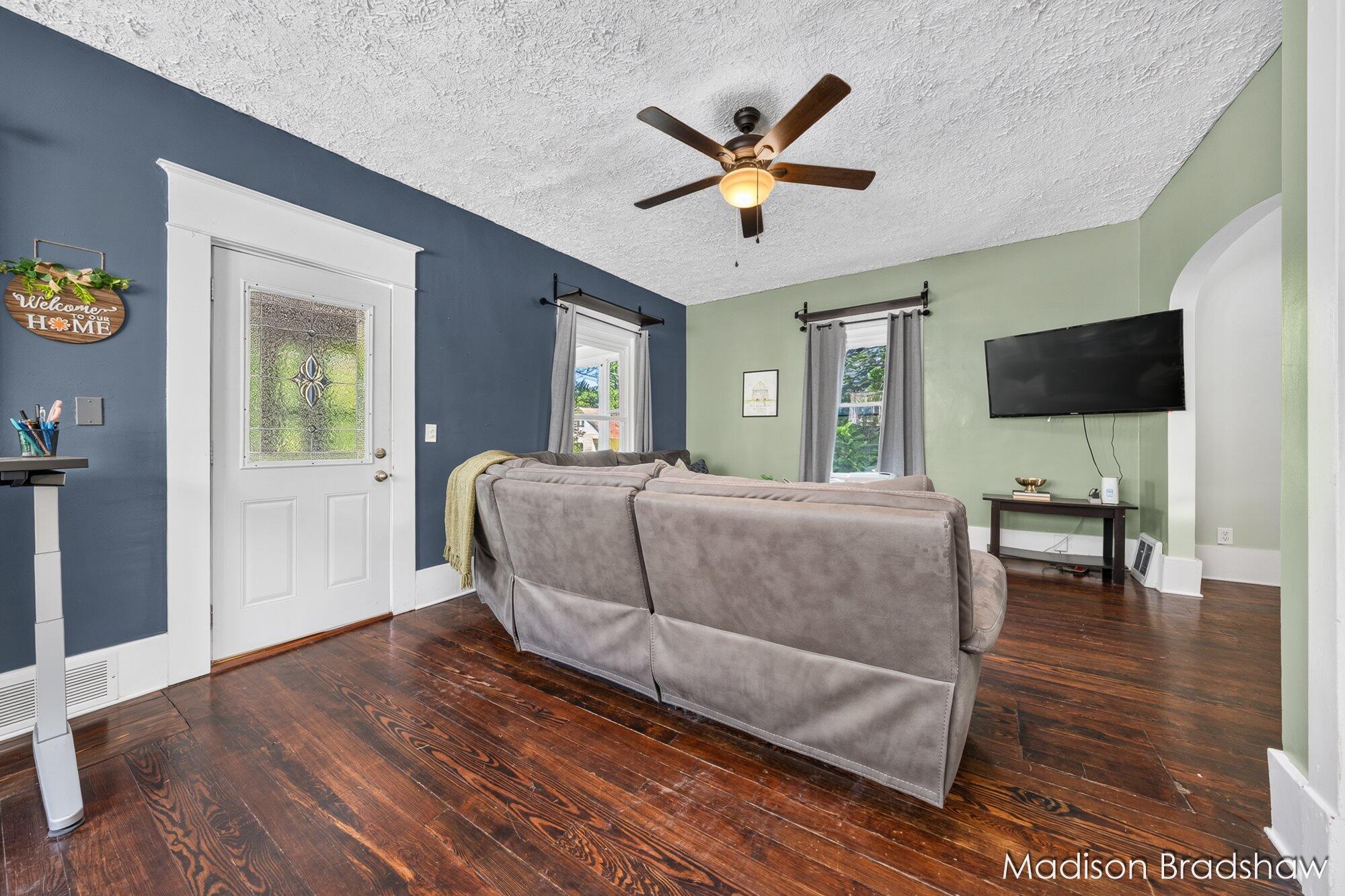 2080 Swensberg Avenue NE Grand Rapids MI 49505