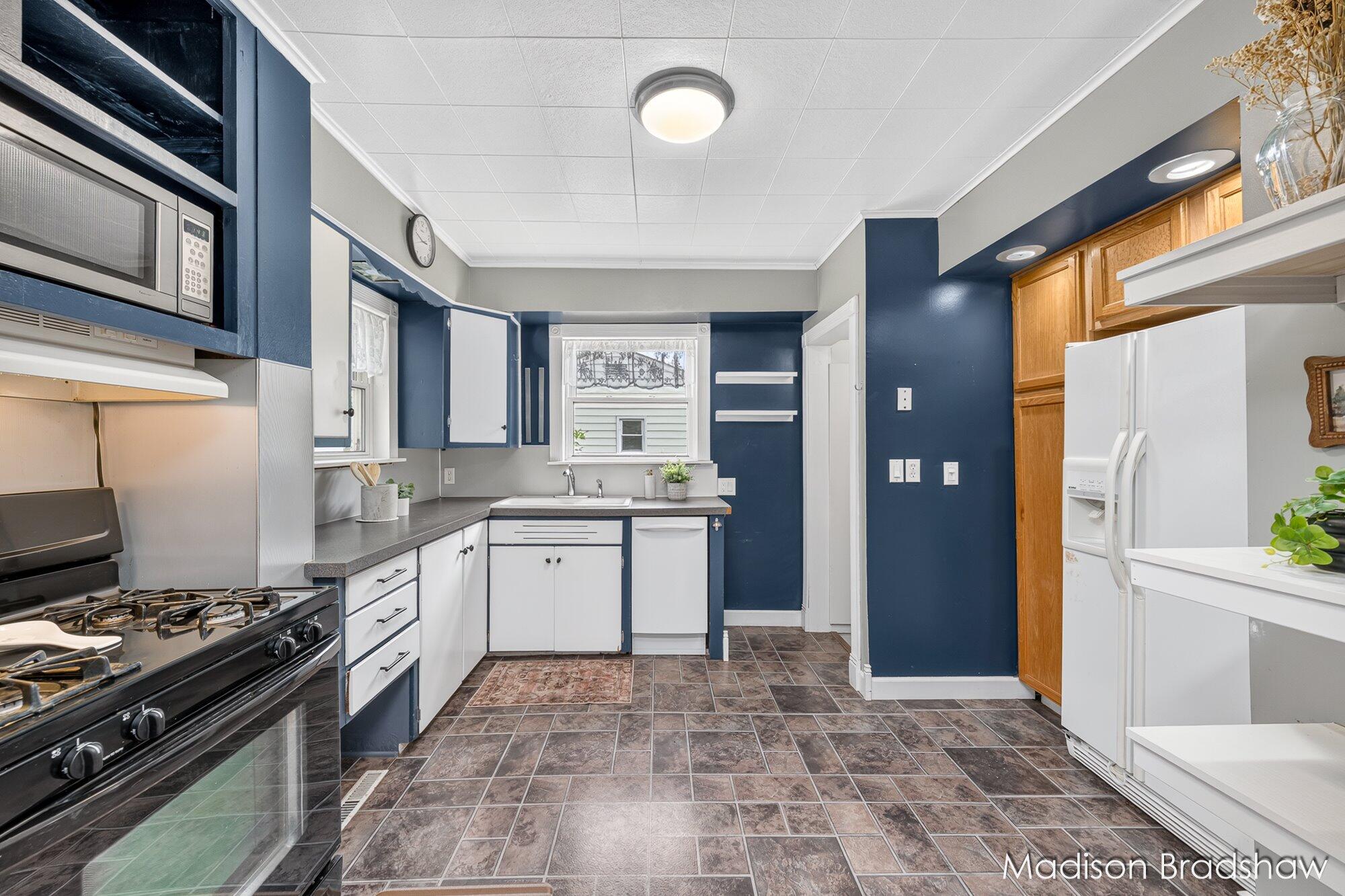 2070 Monroe Avenue NW Grand Rapids MI 49505