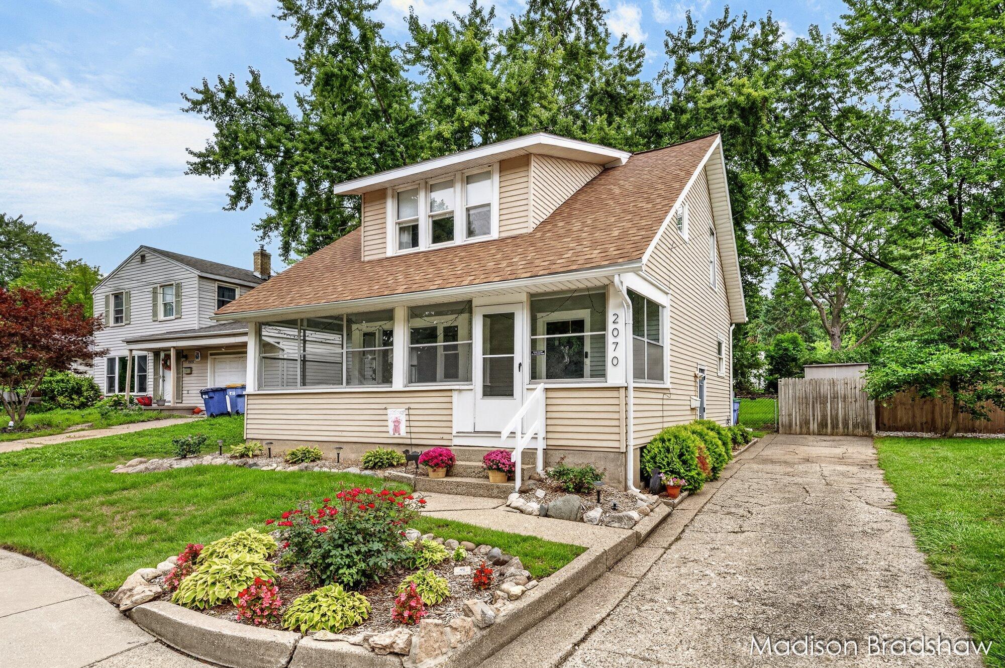 2070 Monroe Avenue NW Grand Rapids MI 49505