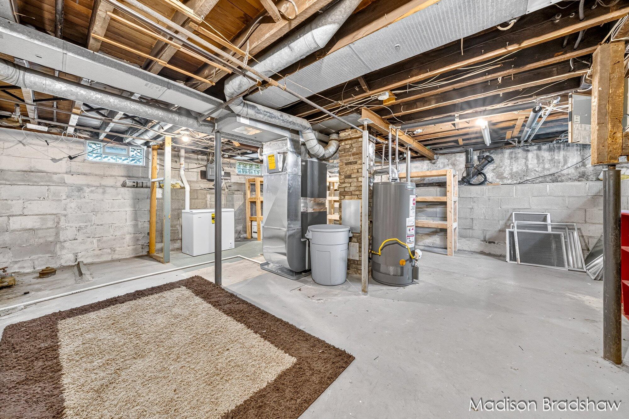 2070 Monroe Avenue NW Grand Rapids MI 49505