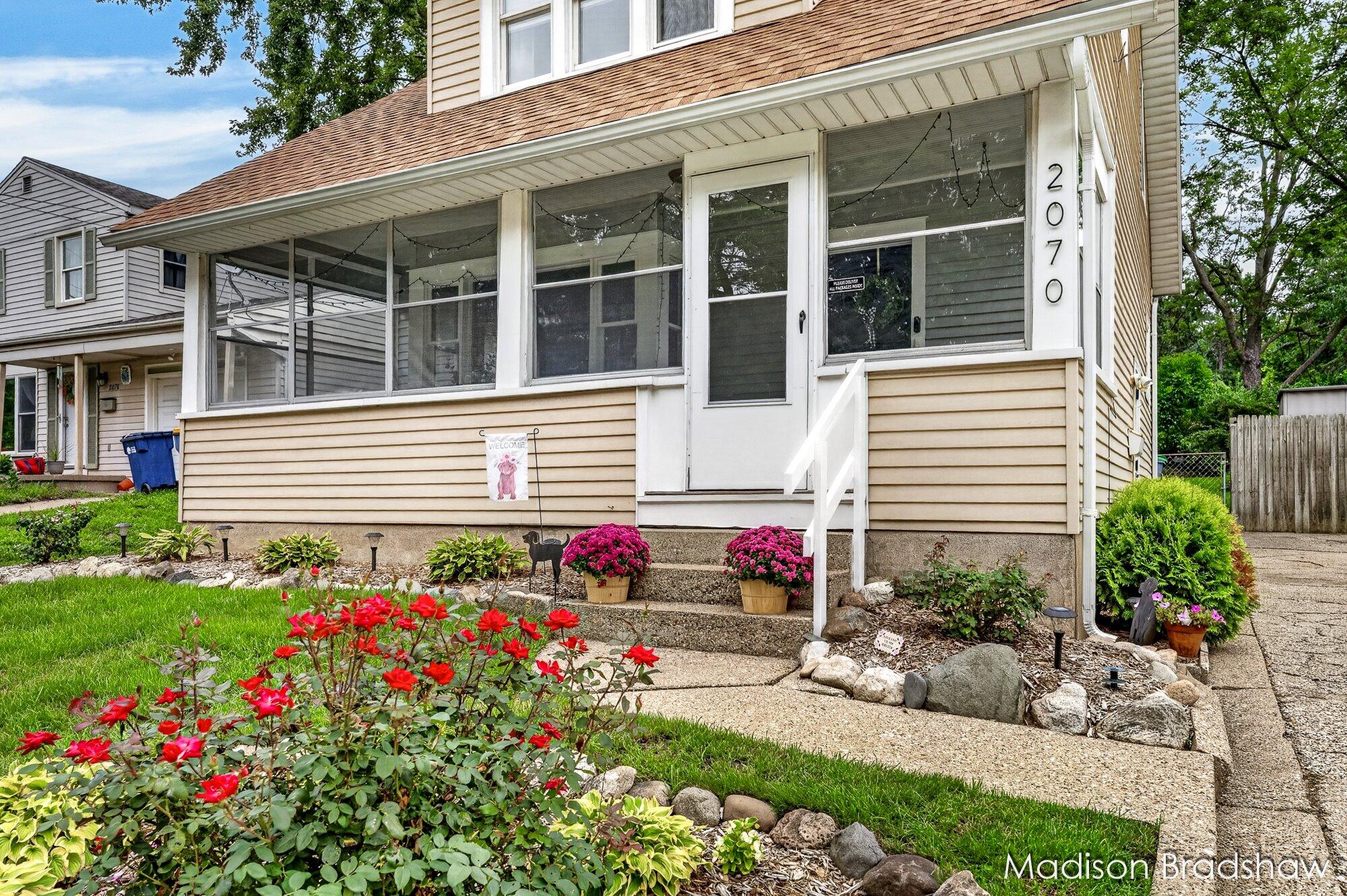 2070 Monroe Avenue NW Grand Rapids MI 49505