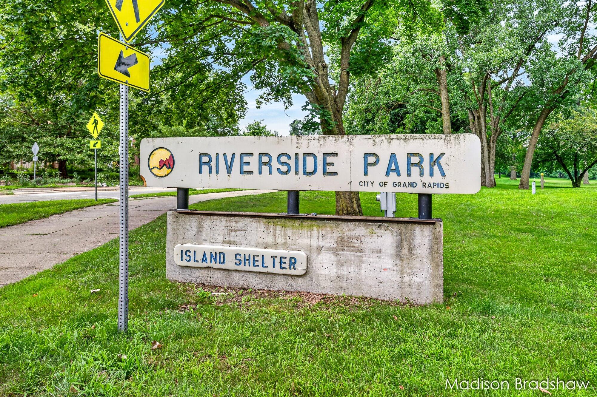 2070 Monroe Avenue NW Grand Rapids MI 49505