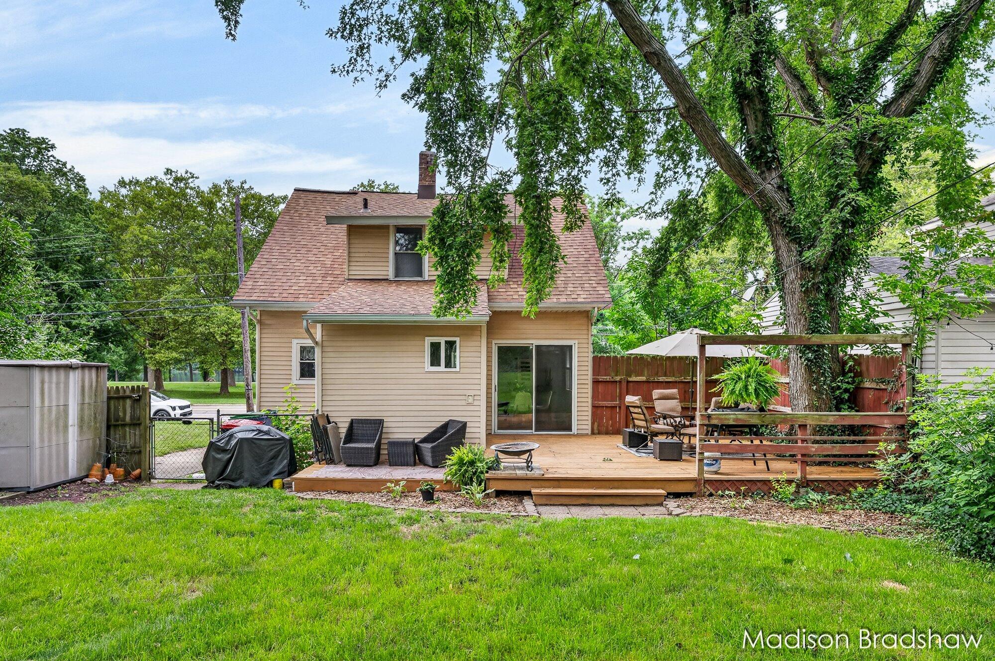 2070 Monroe Avenue NW Grand Rapids MI 49505