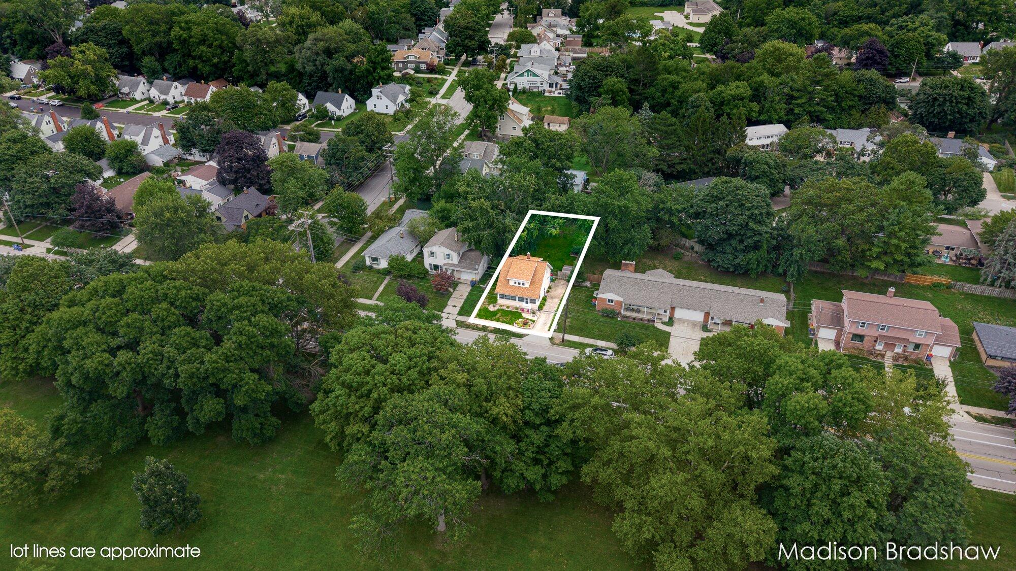 2070 Monroe Avenue NW Grand Rapids MI 49505