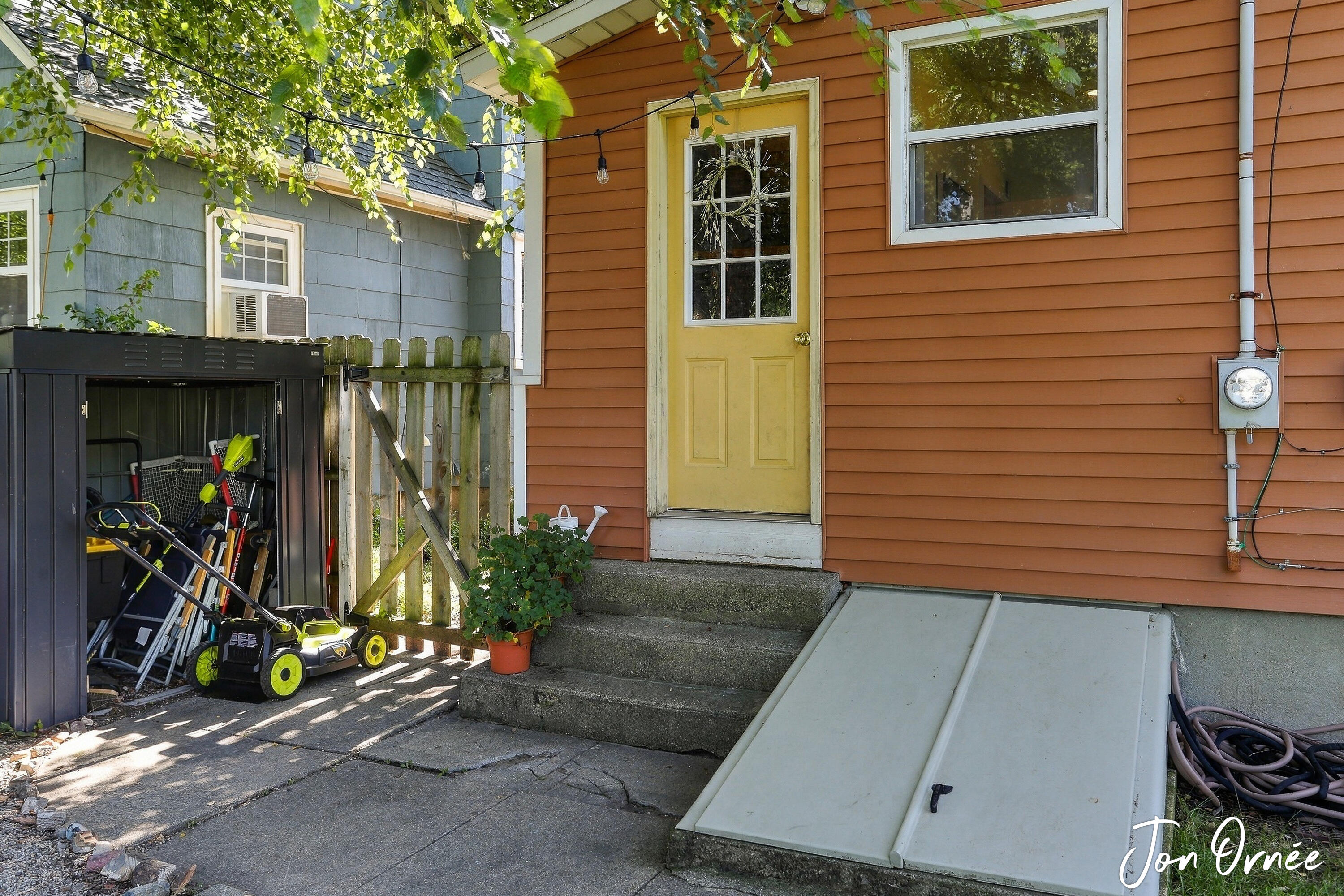 193 W 18th Street Holland MI 49423
