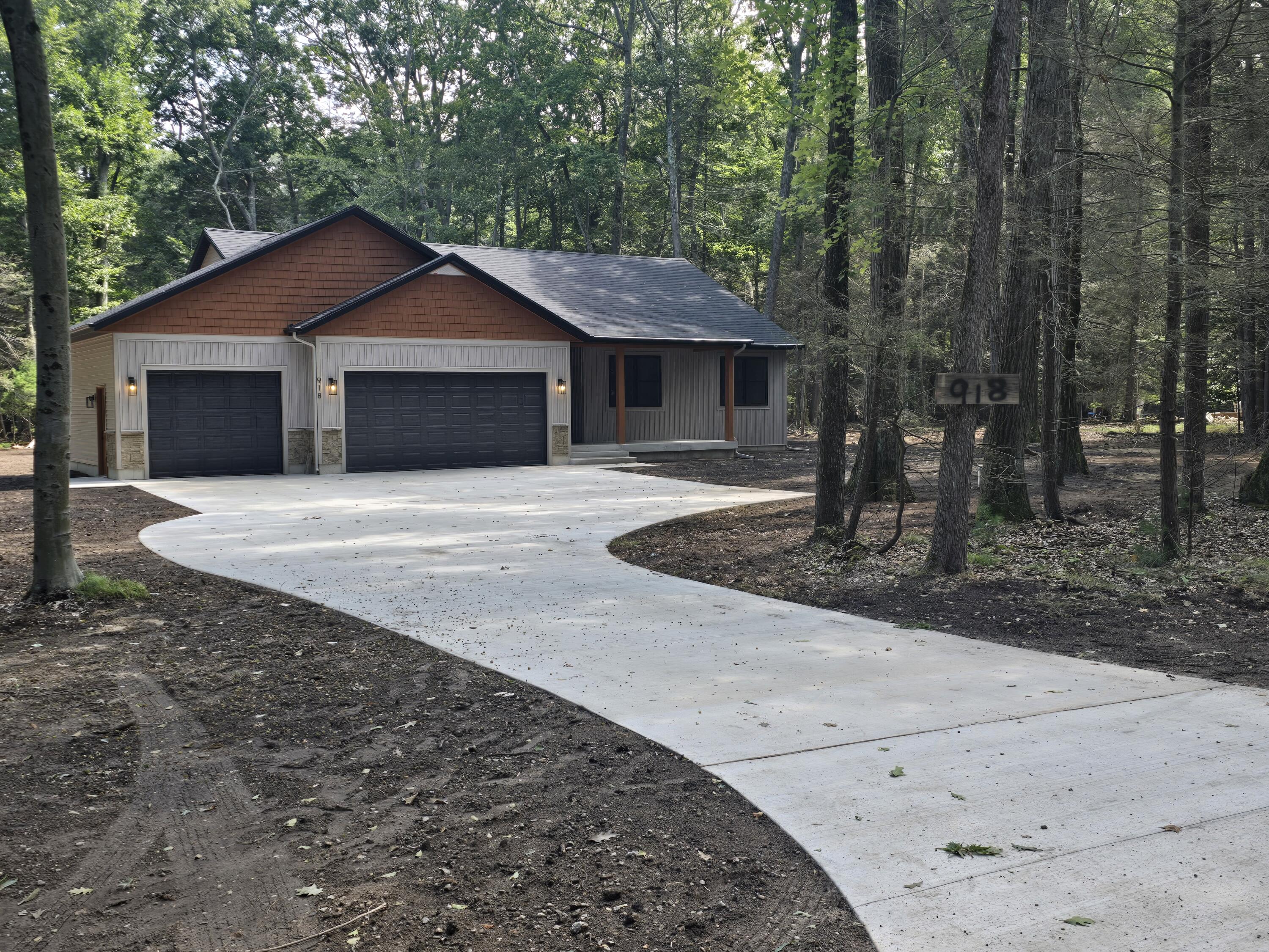 918 Scenic Drive Muskegon MI 49445