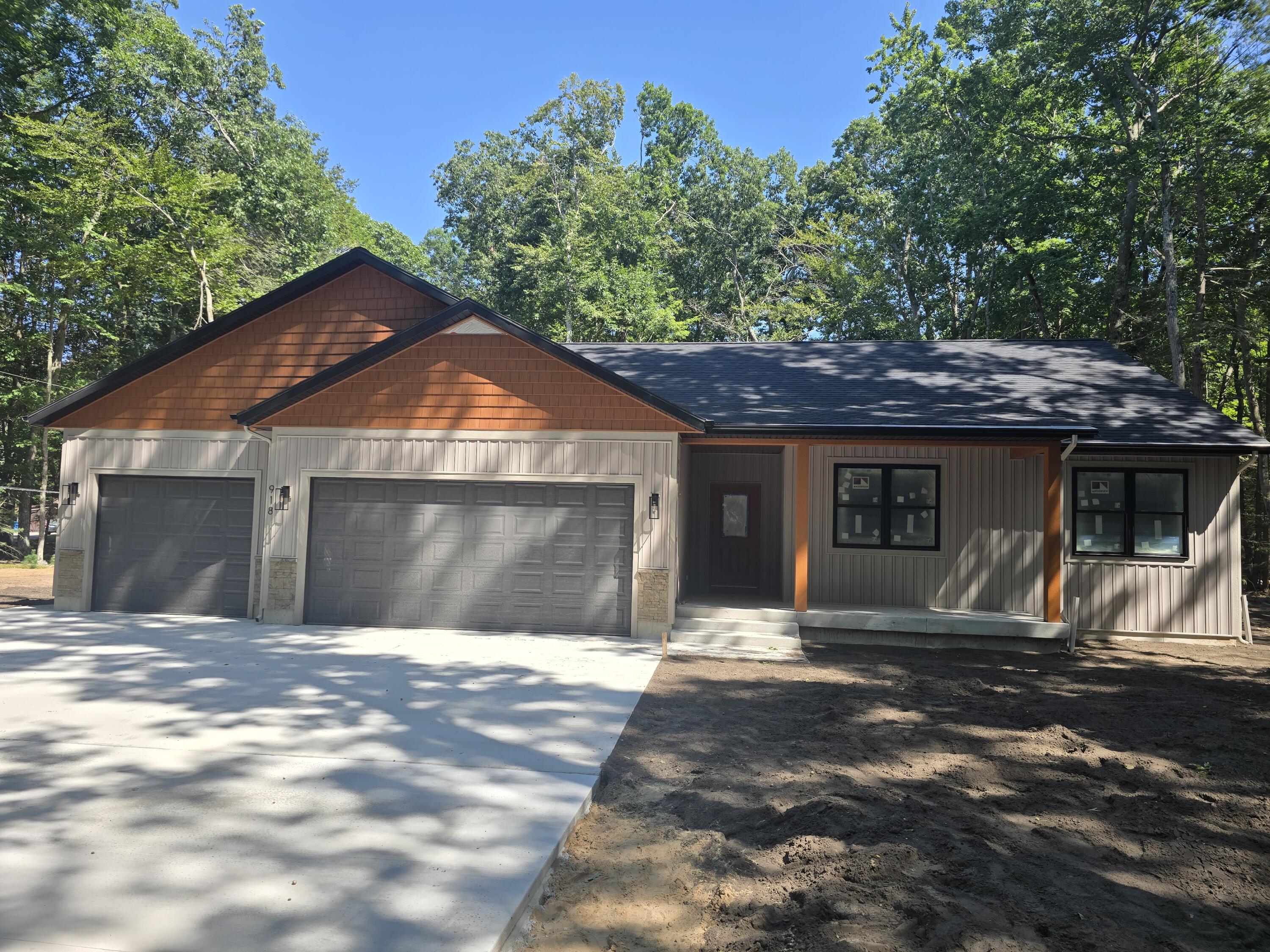 918 Scenic Drive Muskegon MI 49445