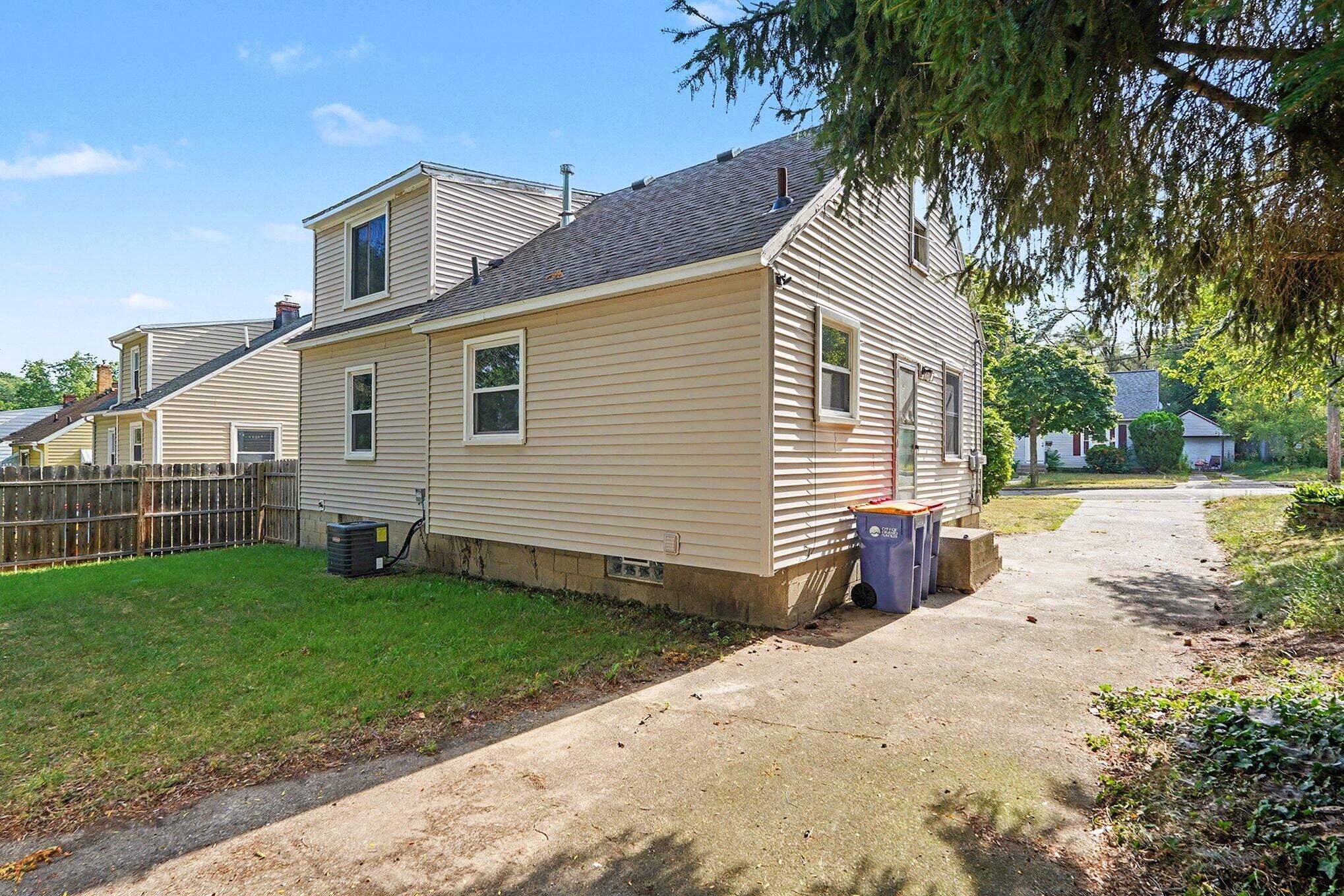 1531 Edward Avenue SE Grand Rapids MI 49507