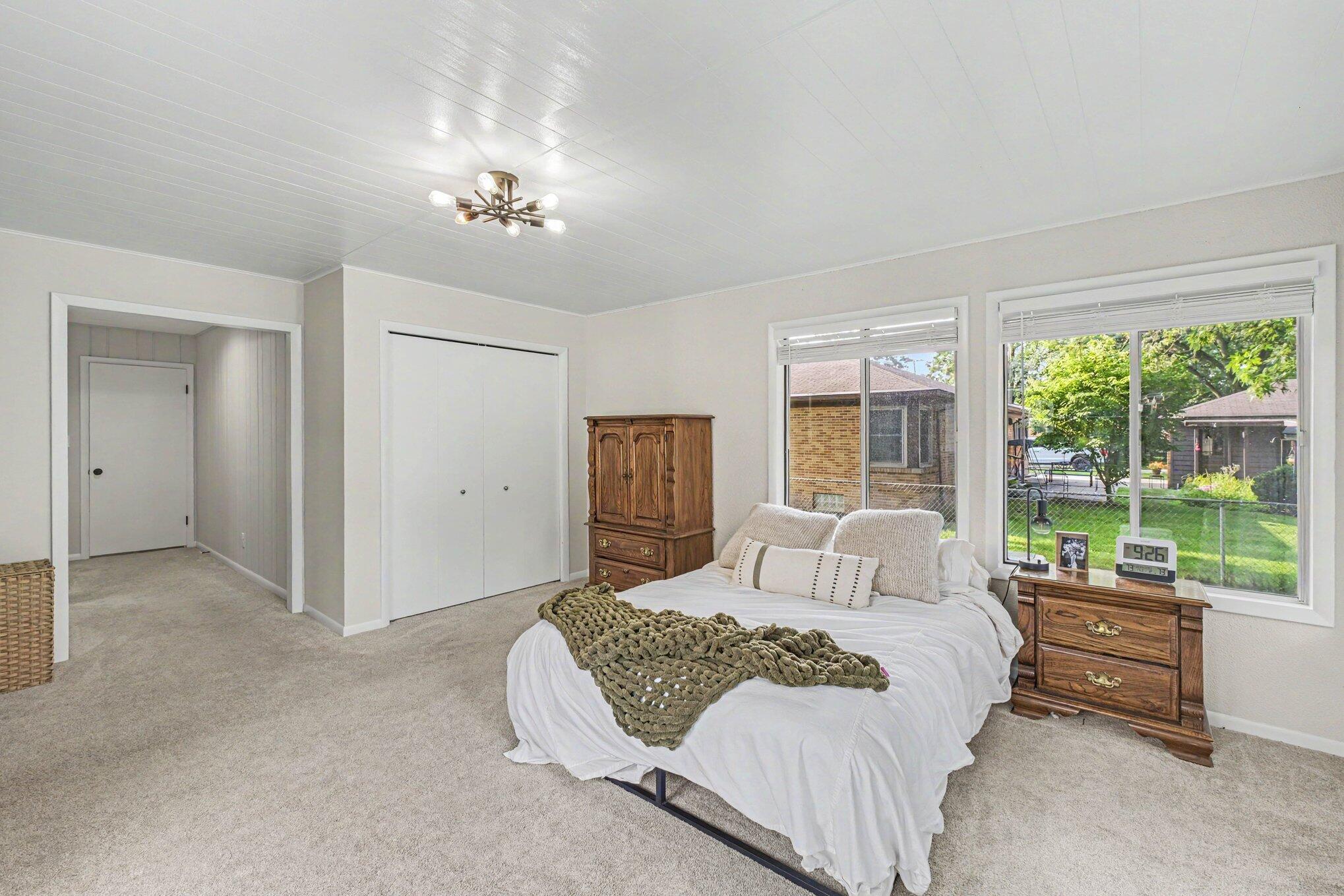 527 Fairfield Avenue NW Grand Rapids MI 49504
