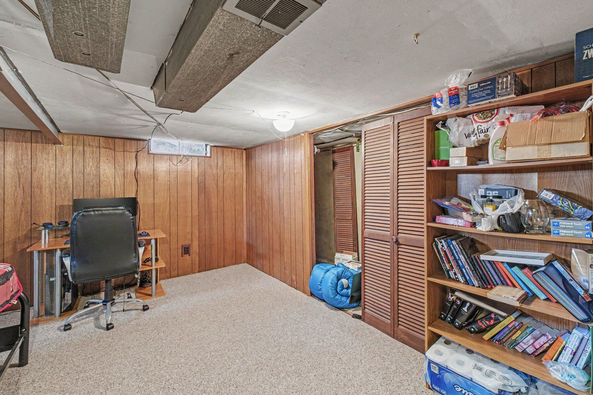 527 Fairfield Avenue NW Grand Rapids MI 49504