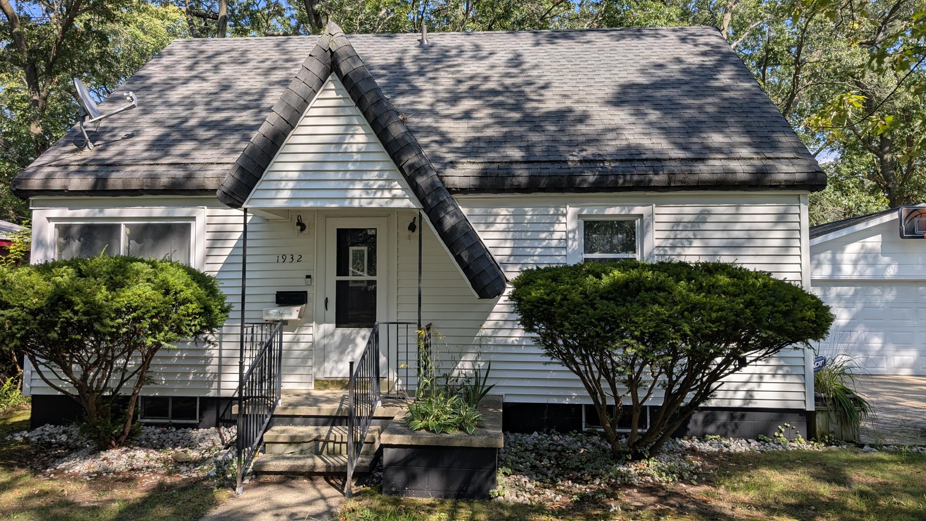1932 Elwood Street Muskegon MI 49442