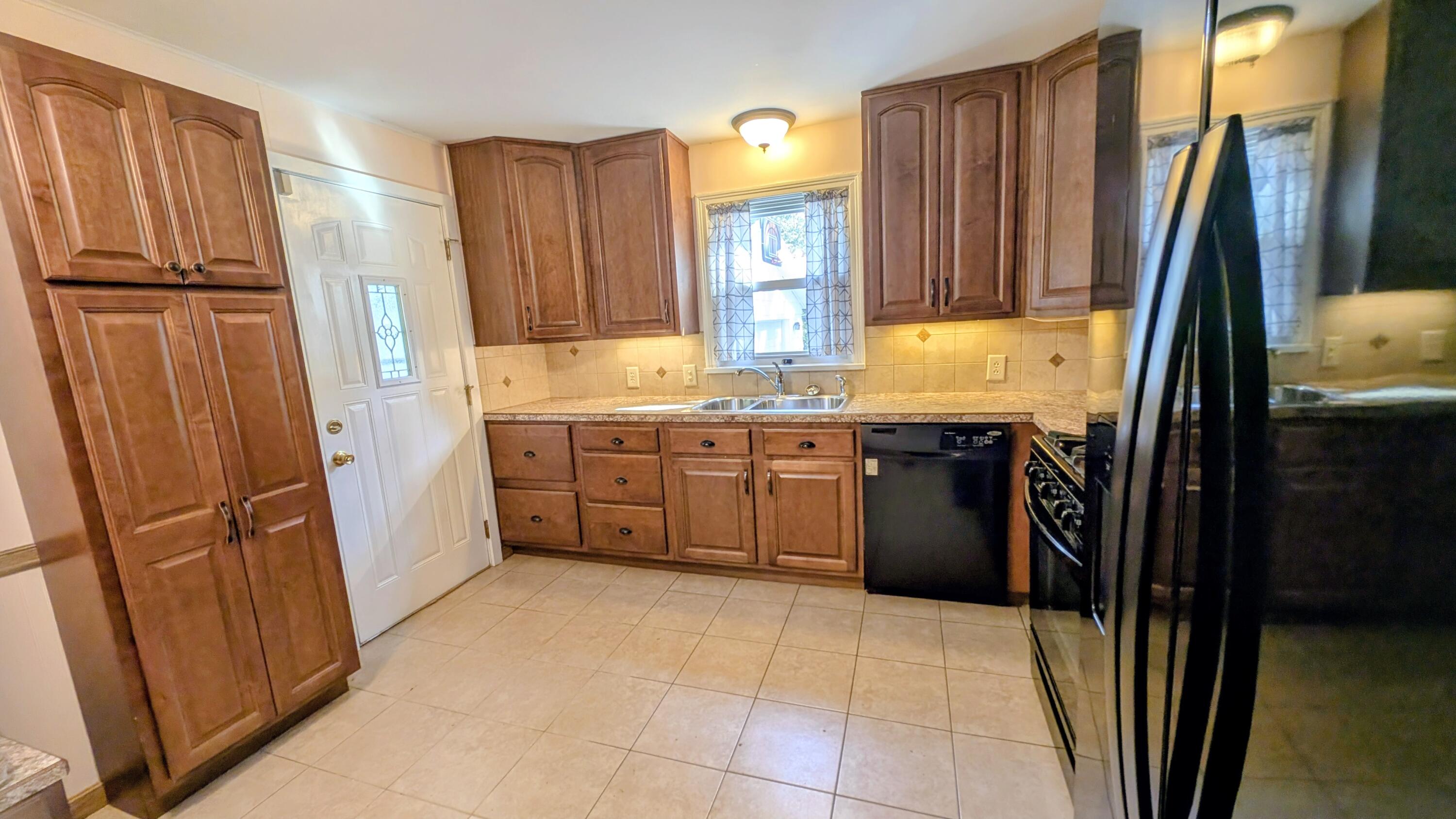 1932 Elwood Street Muskegon MI 49442
