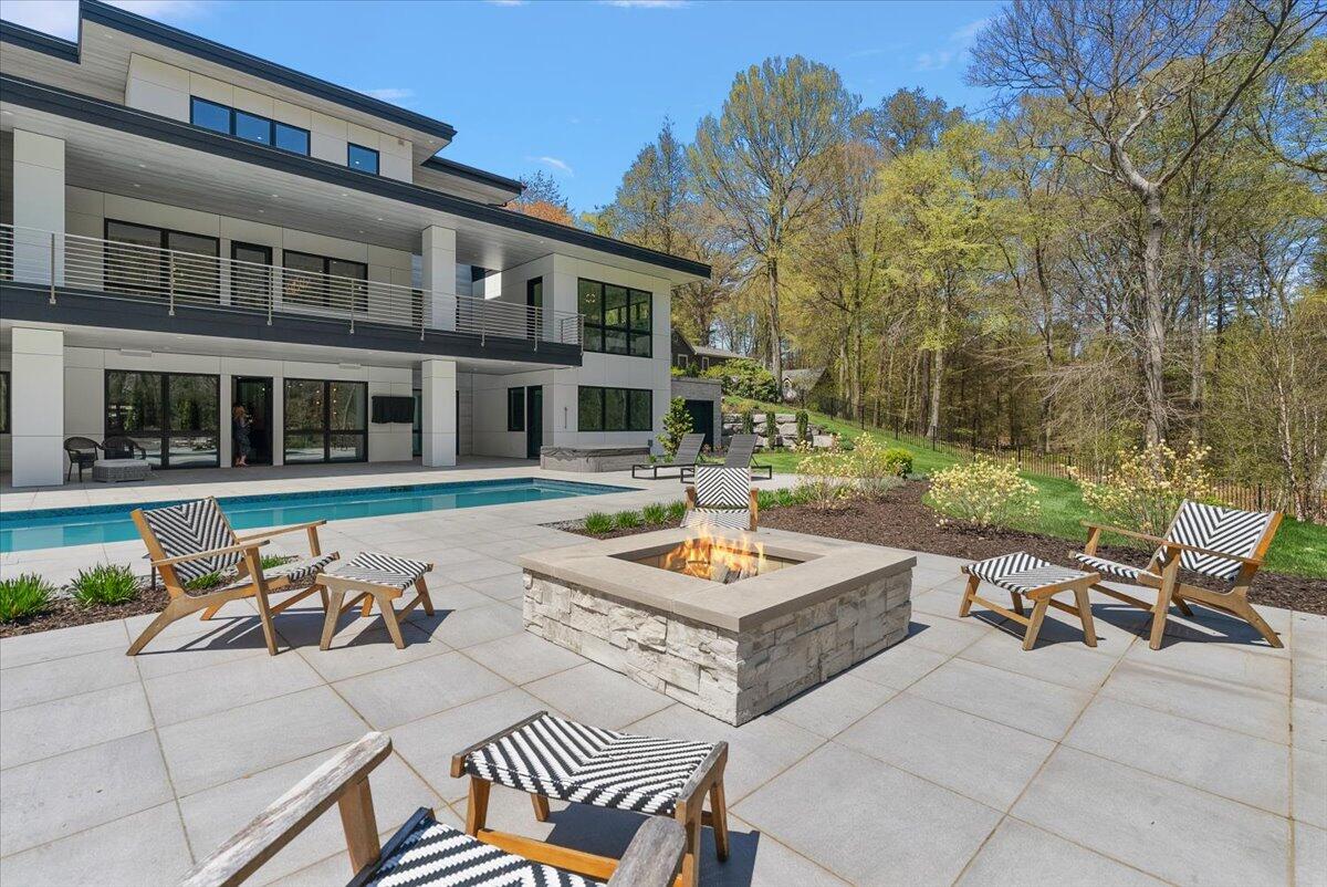 329 N Lakeshore Drive Holland MI 49424