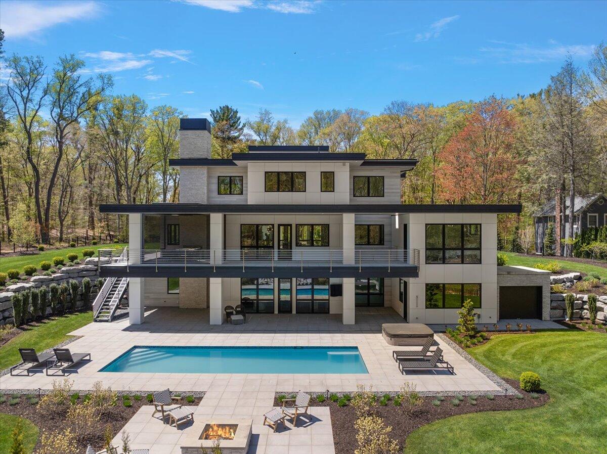 329 N Lakeshore Drive Holland MI 49424