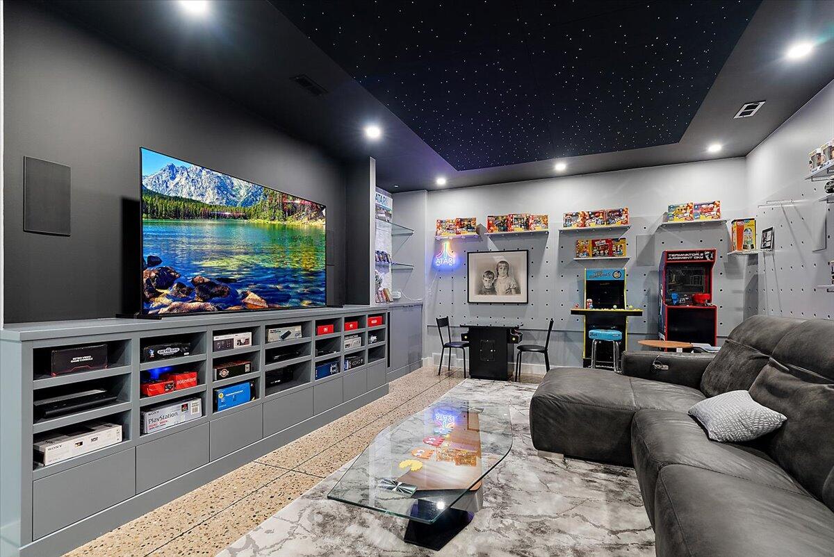 329 N Lakeshore Drive Holland MI 49424