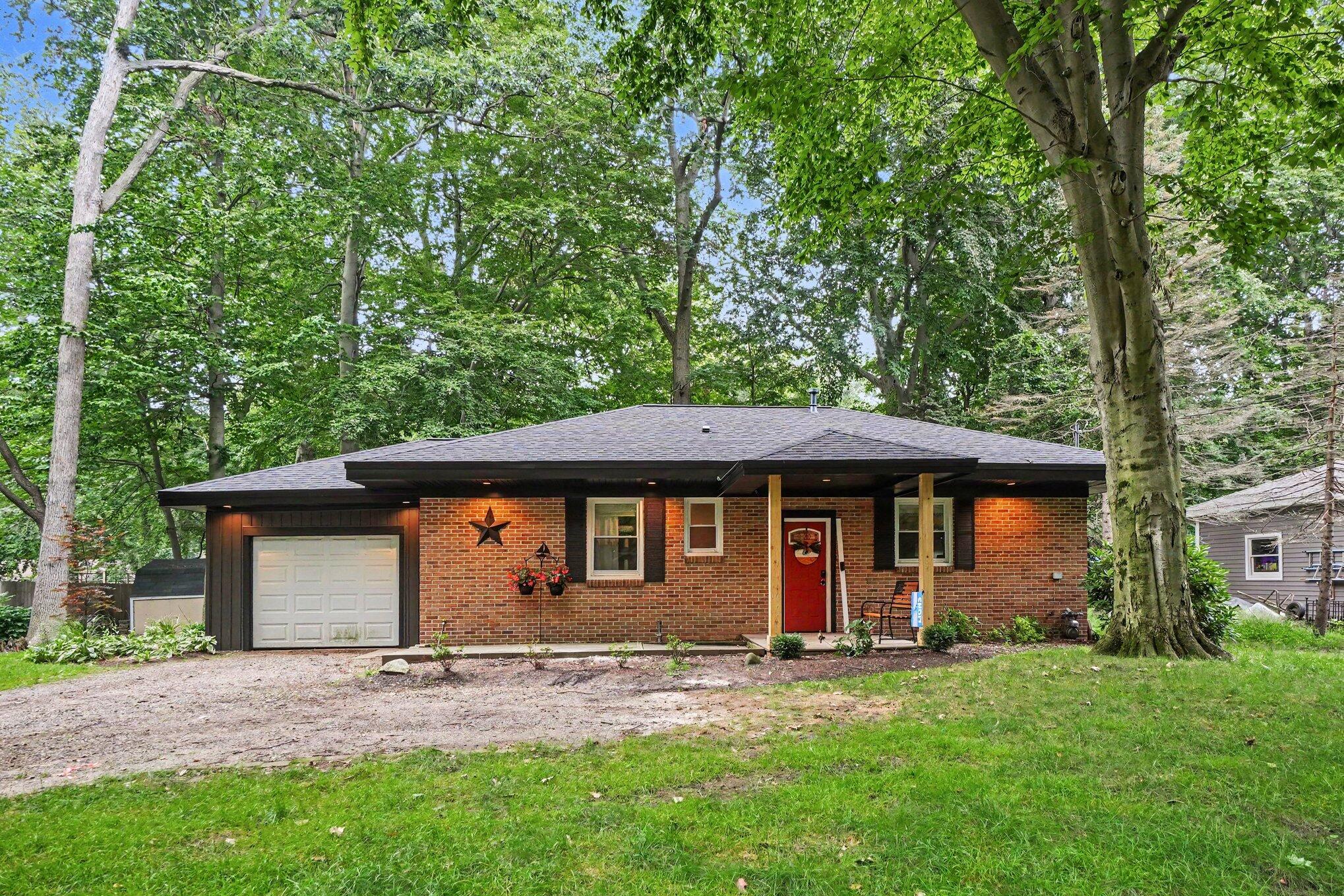 339 Marquette Avenue Holland MI 49424