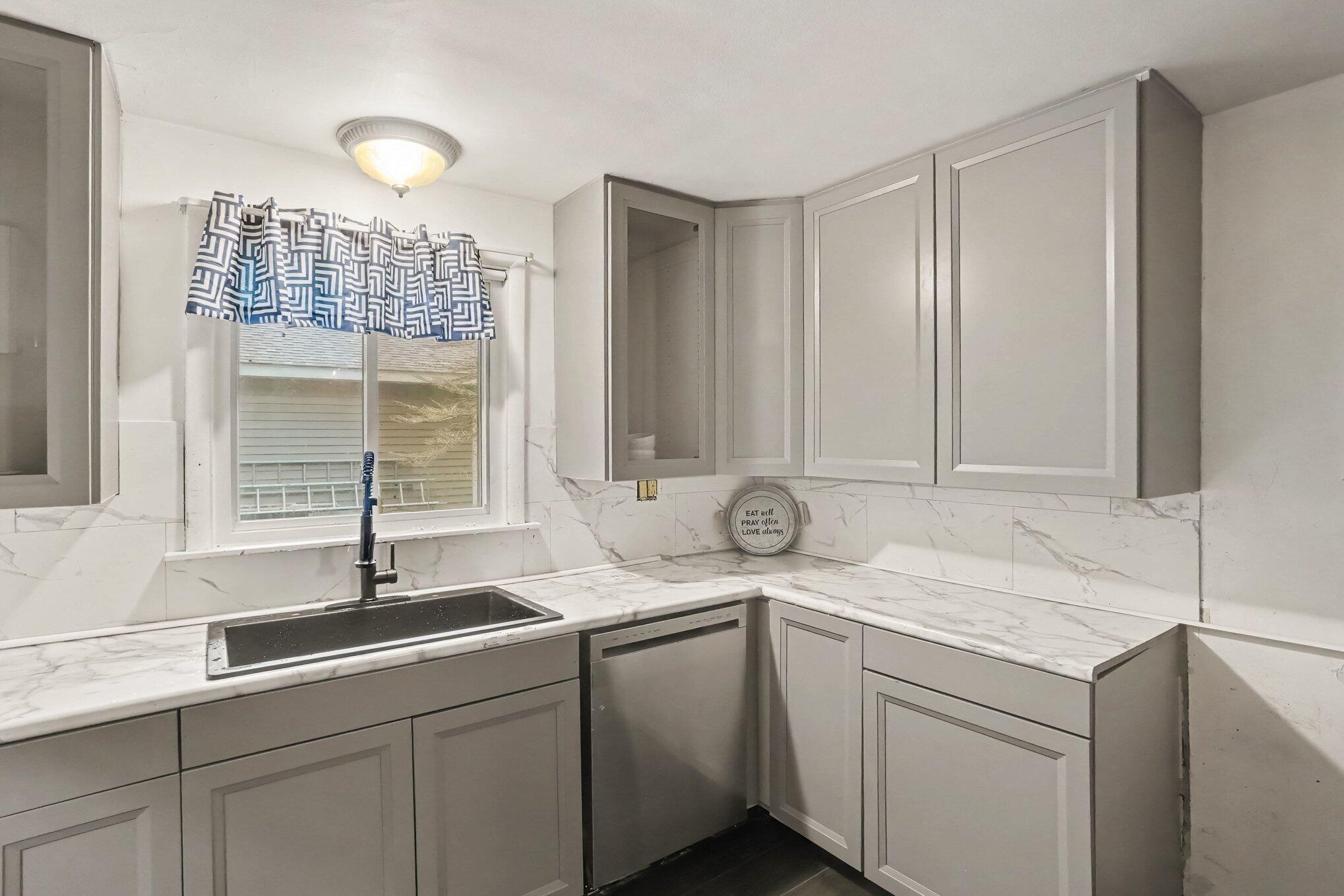 339 Marquette Avenue Holland MI 49424