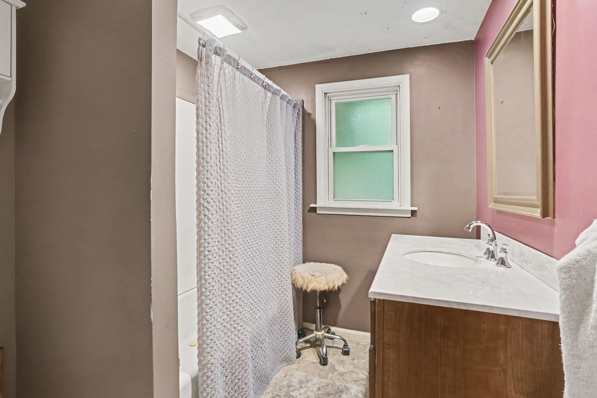339 Marquette Avenue Holland MI 49424