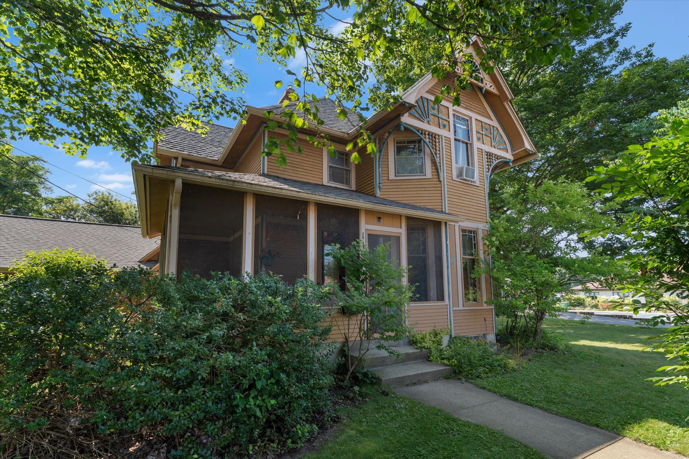 110 S East Street Cassopolis MI 49031