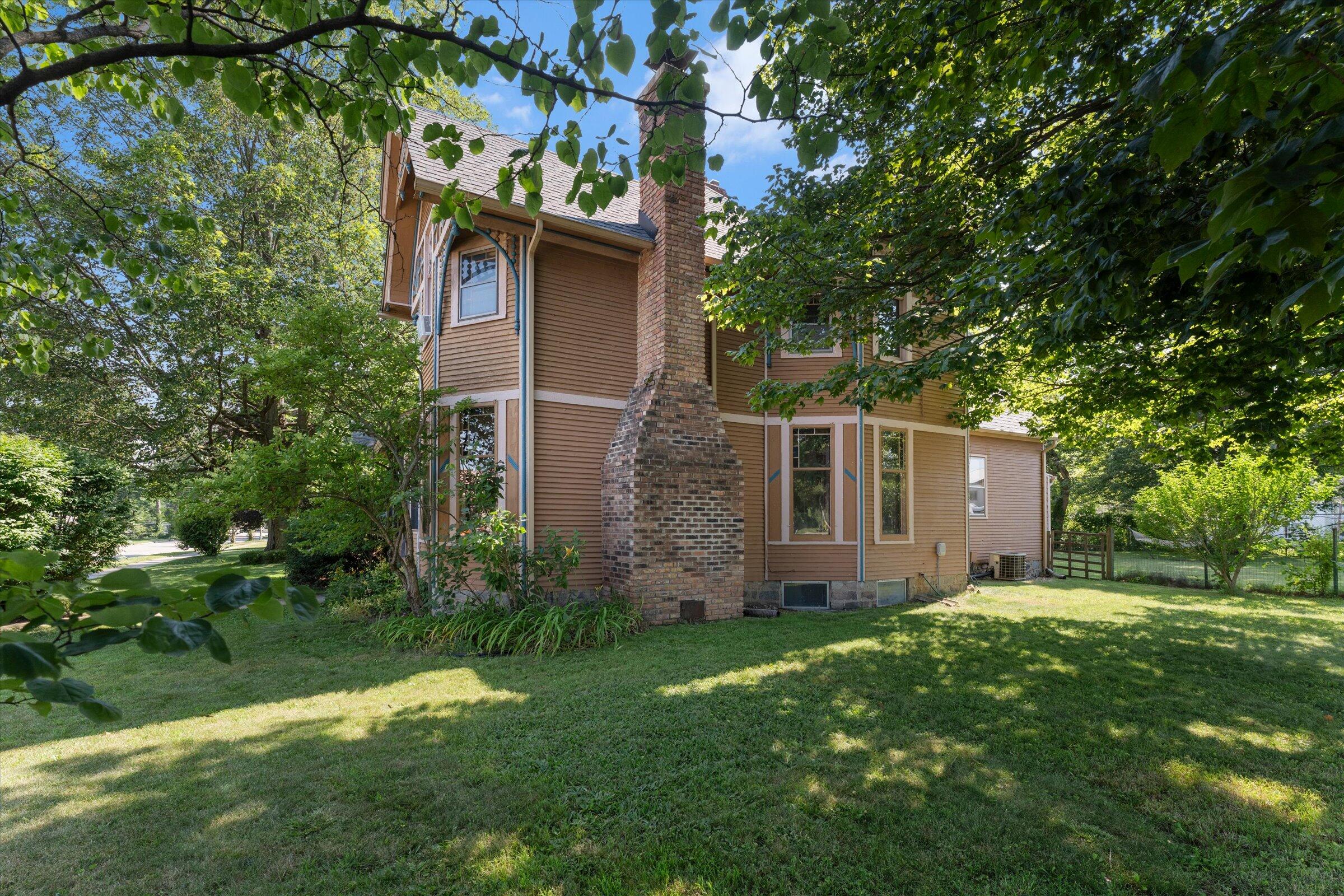 110 S East Street Cassopolis MI 49031