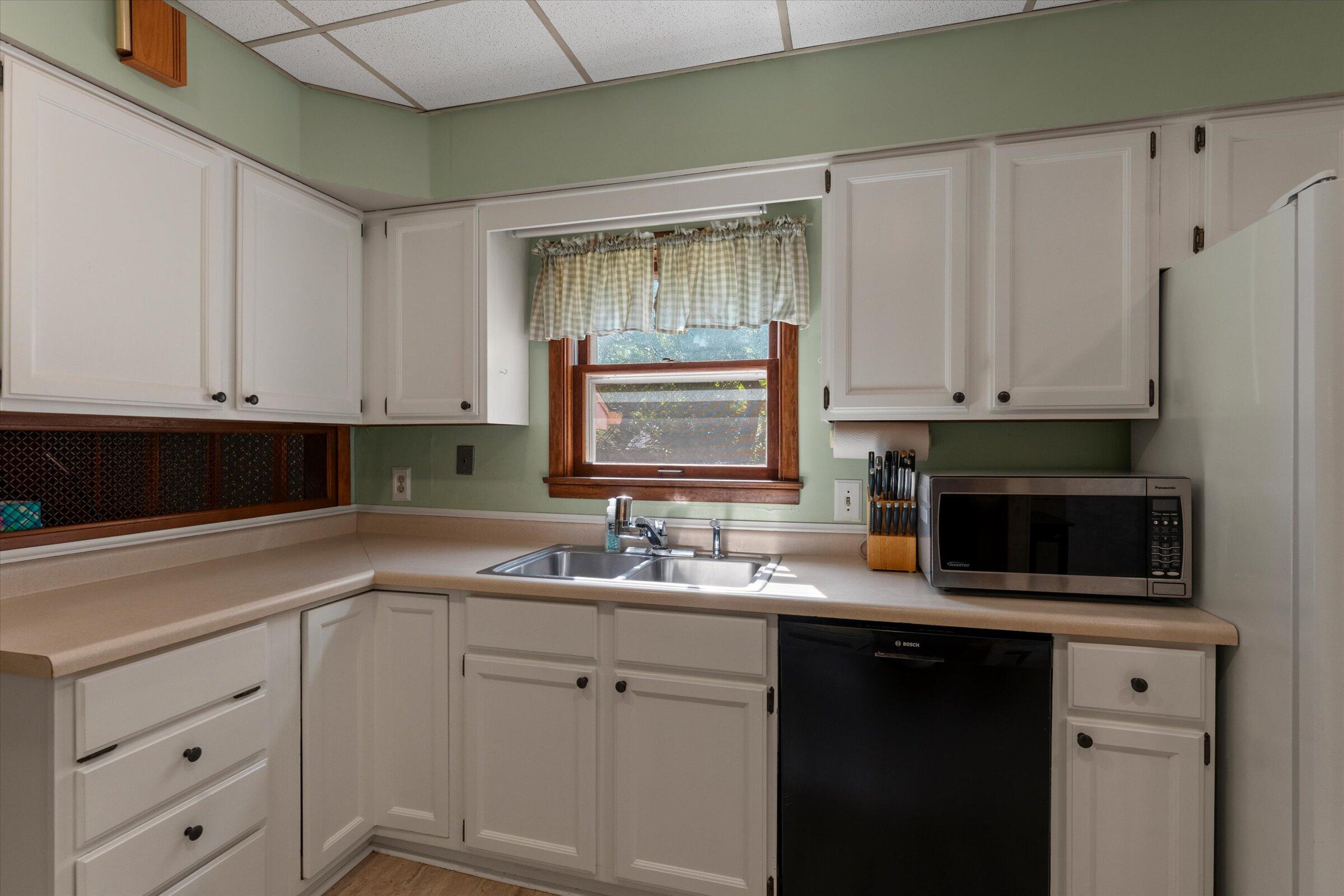 110 S East Street Cassopolis MI 49031