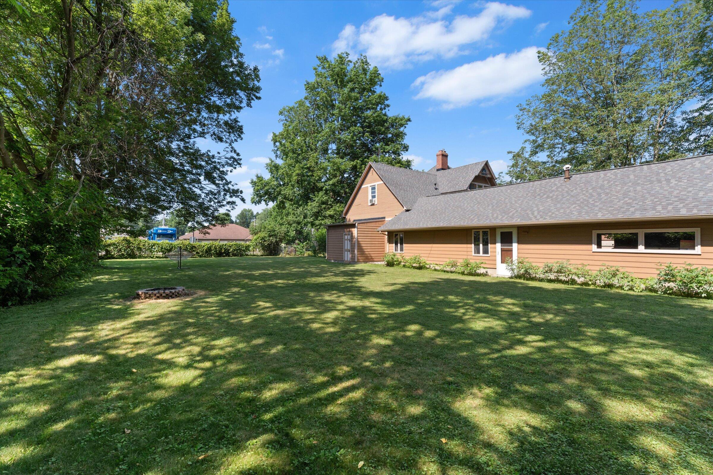 110 S East Street Cassopolis MI 49031