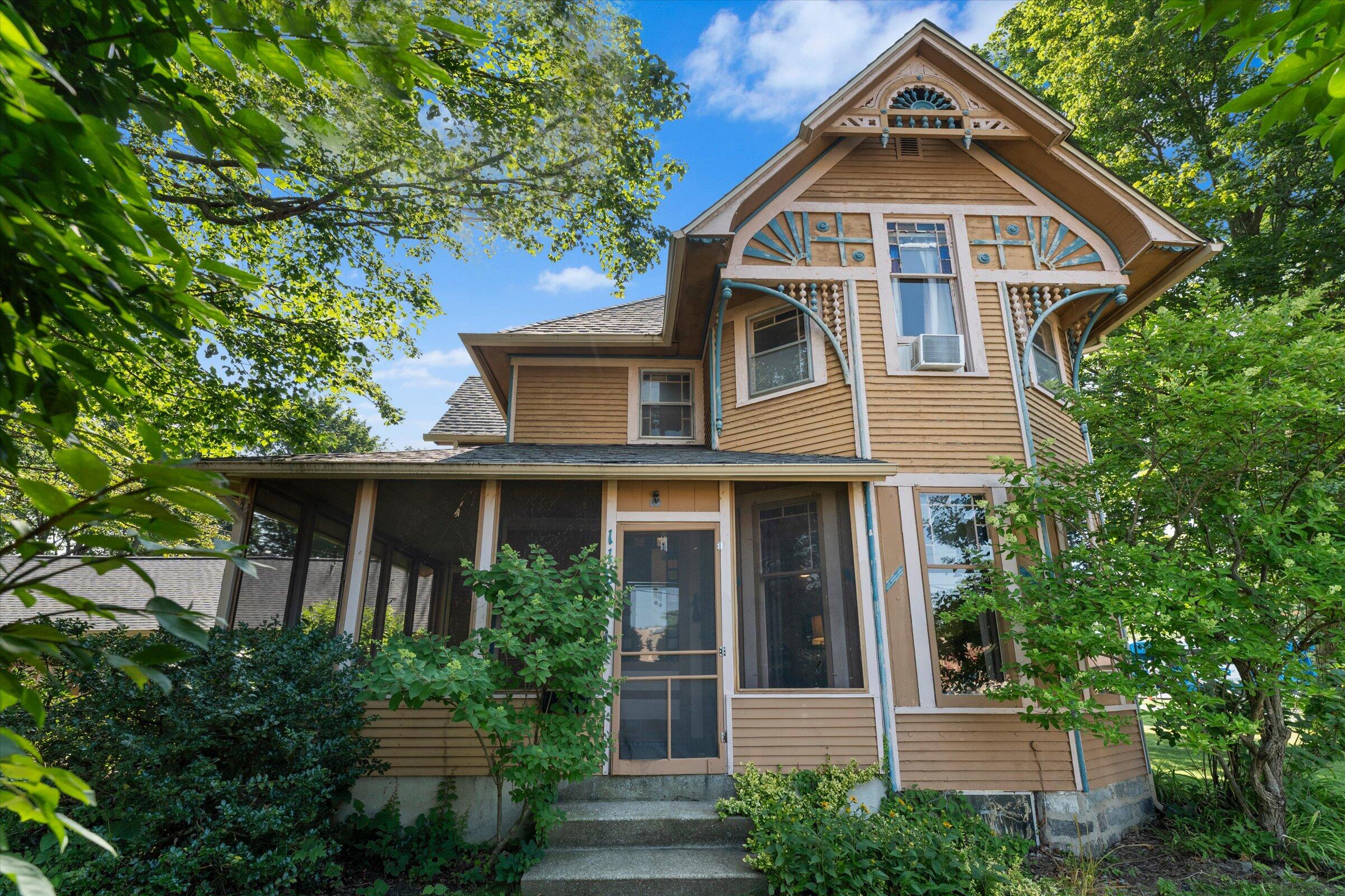 110 S East Street Cassopolis MI 49031