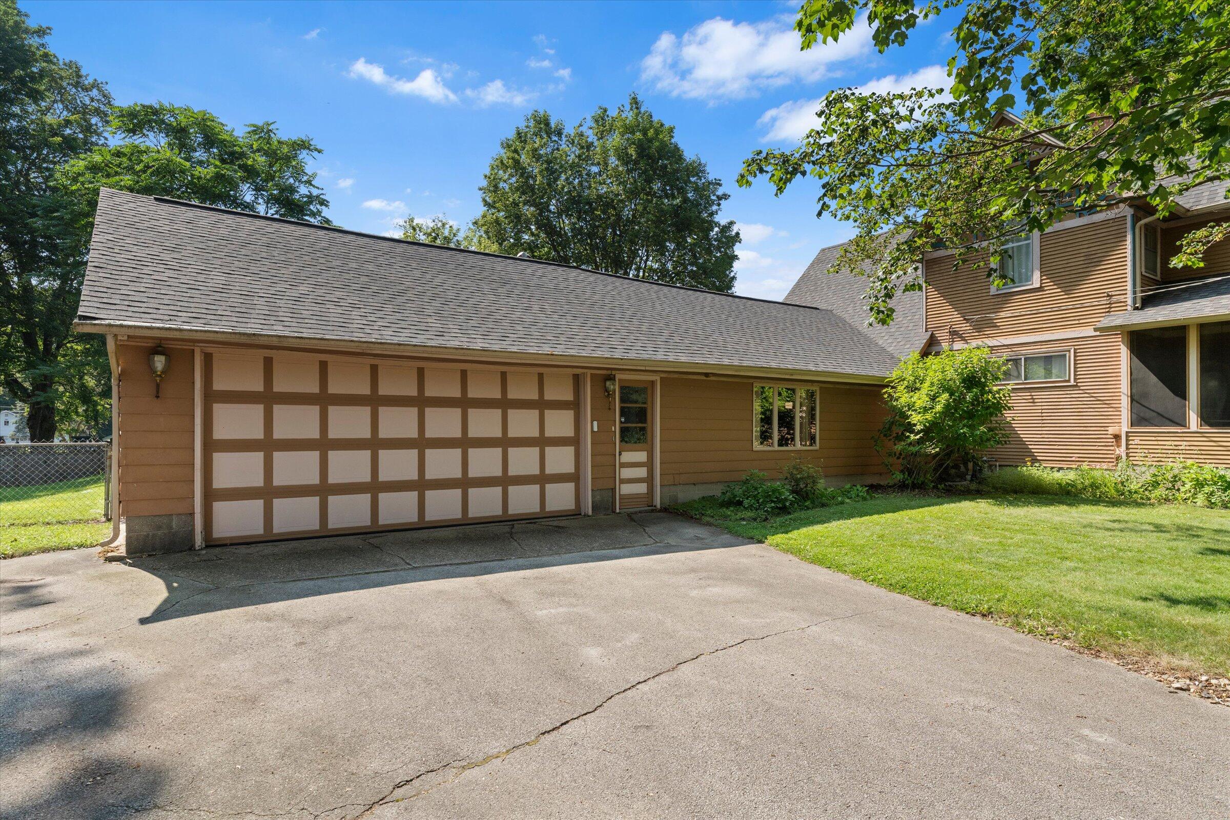 110 S East Street Cassopolis MI 49031