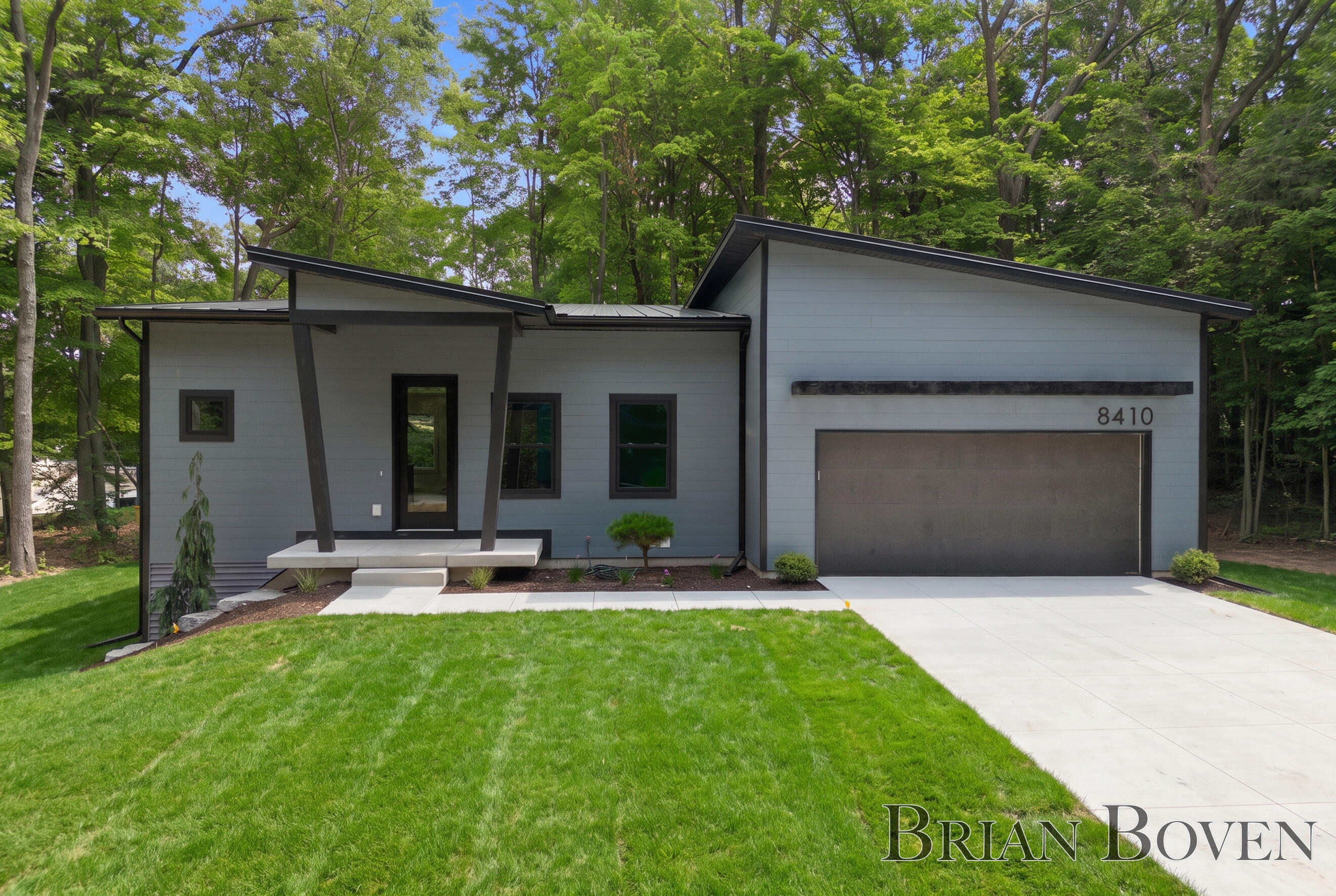 8410 Brower Avenue NE Rockford MI 49341