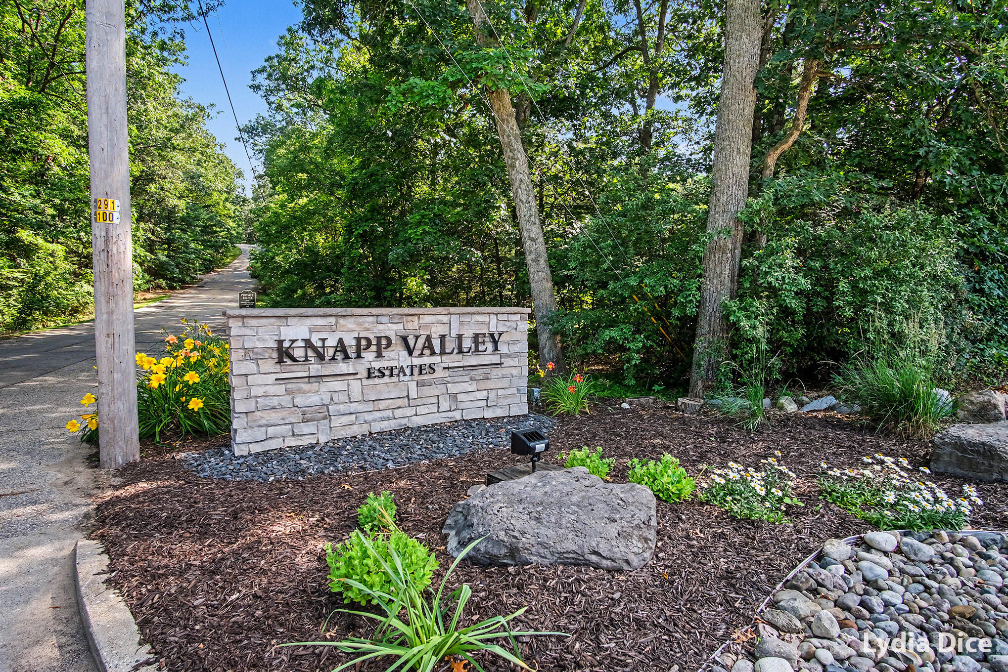 4282 Knapp Valley Court NE Grand Rapids MI 49525