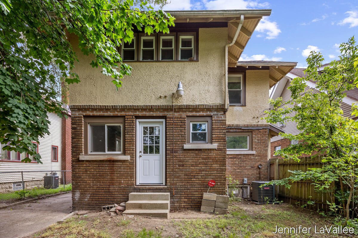 1059 Martin Luther King Junior Street SE Grand Rapids MI 49507