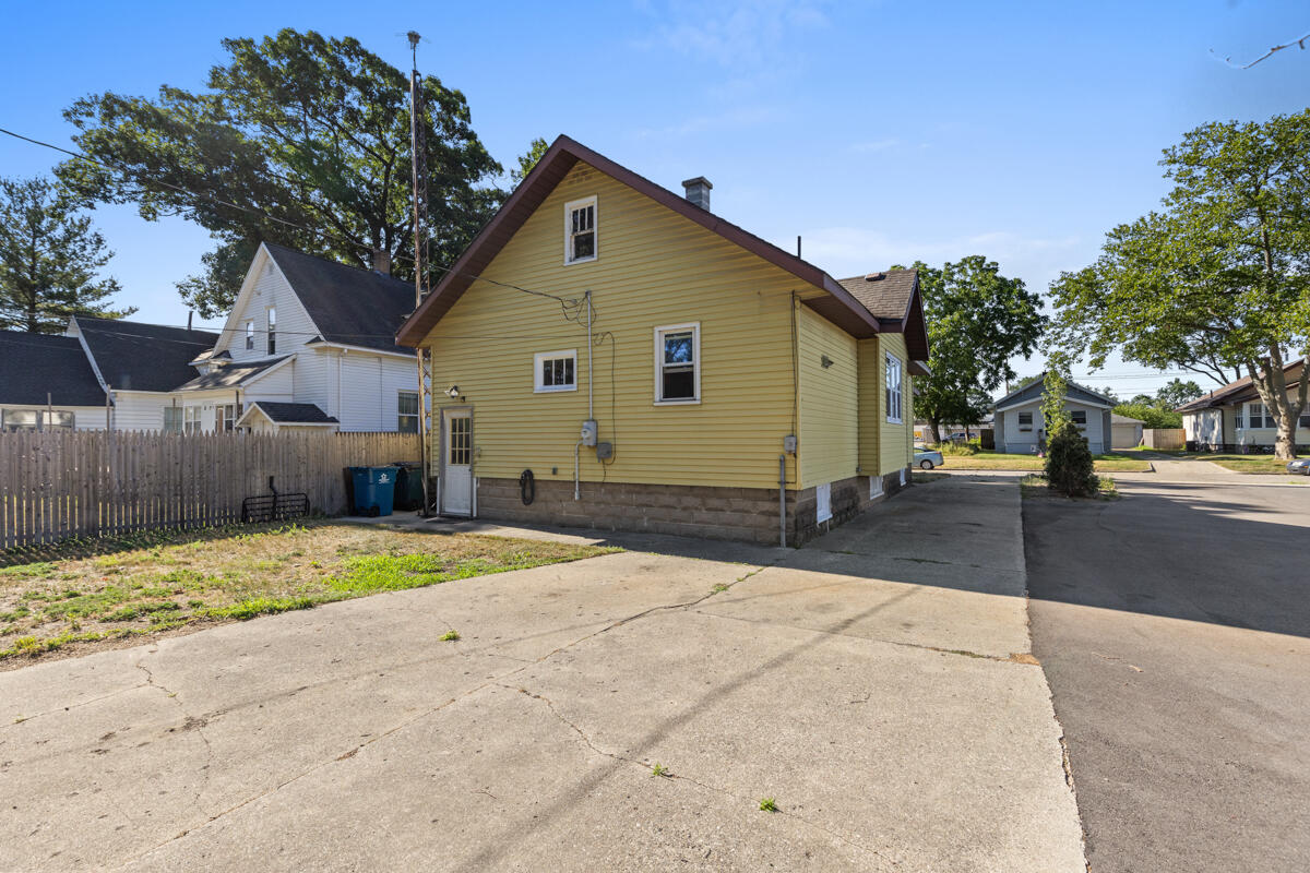 1119 Columbus Avenue Grand Haven MI 49417