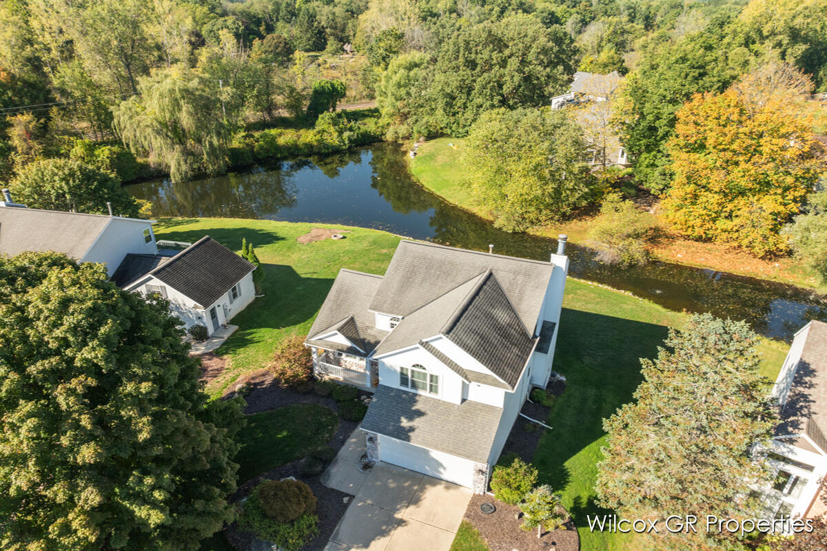 1041 Dogwood Meadows Drive SE Ada MI 49301