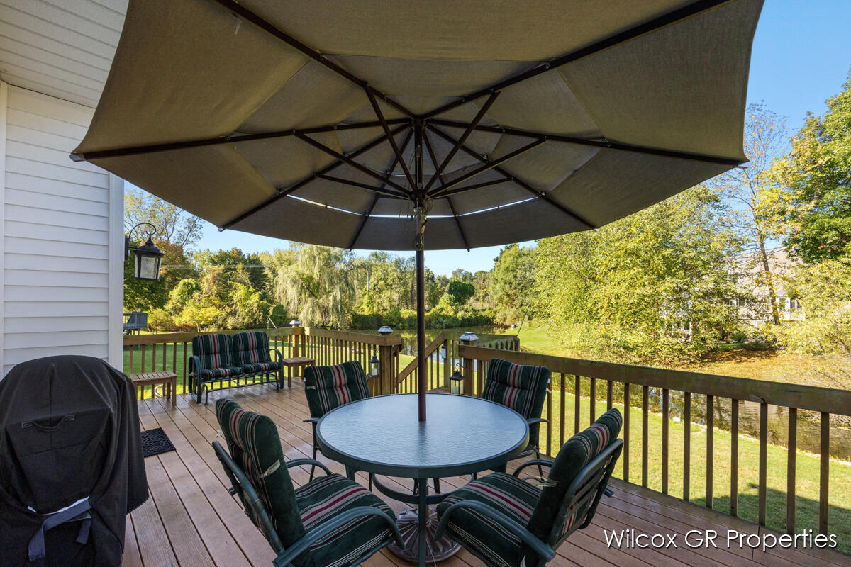 1041 Dogwood Meadows Drive SE Ada MI 49301