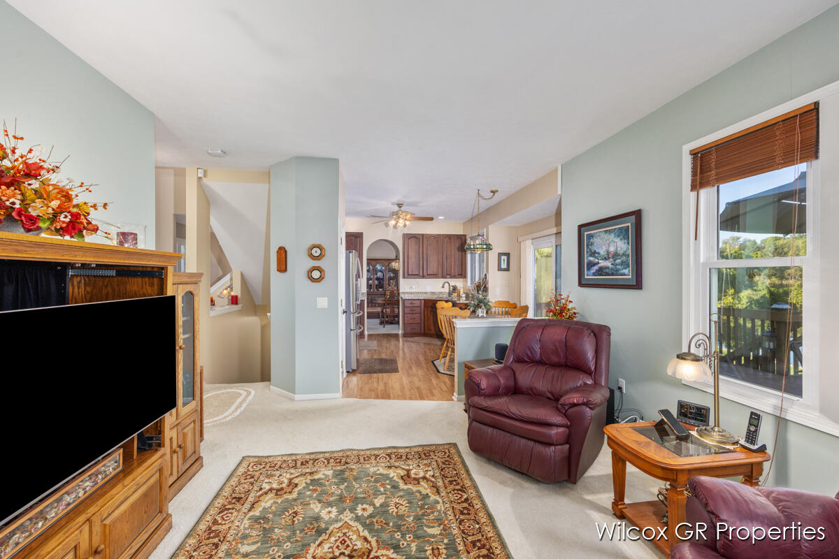 1041 Dogwood Meadows Drive SE Ada MI 49301