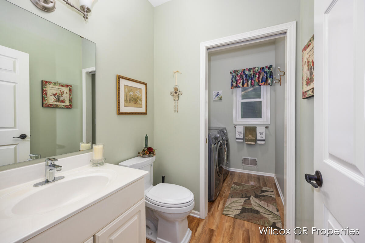 1041 Dogwood Meadows Drive SE Ada MI 49301