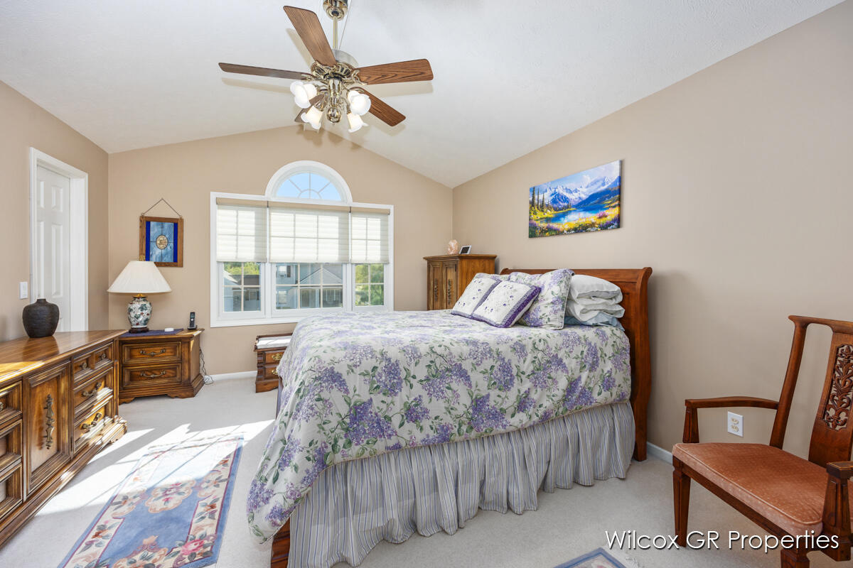 1041 Dogwood Meadows Drive SE Ada MI 49301