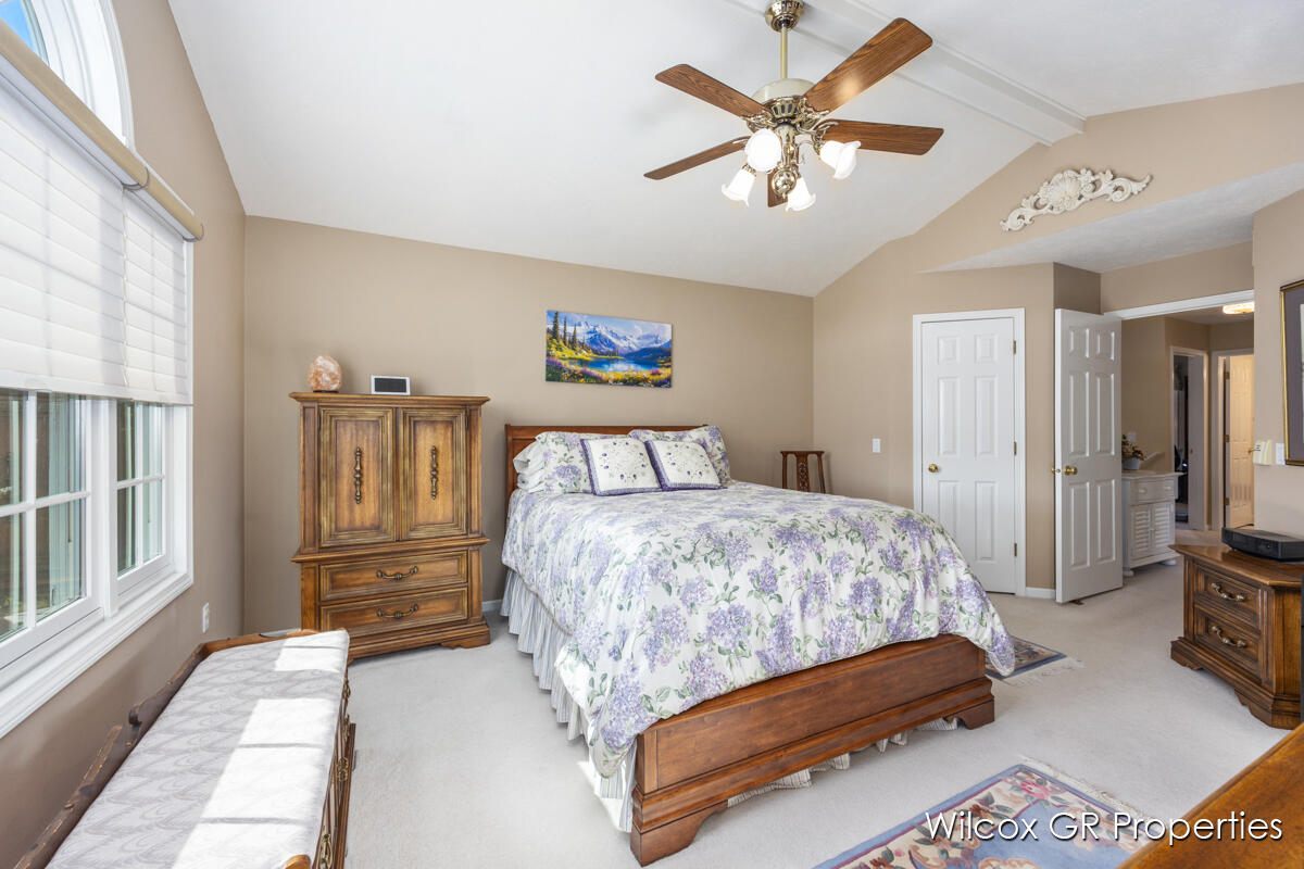 1041 Dogwood Meadows Drive SE Ada MI 49301